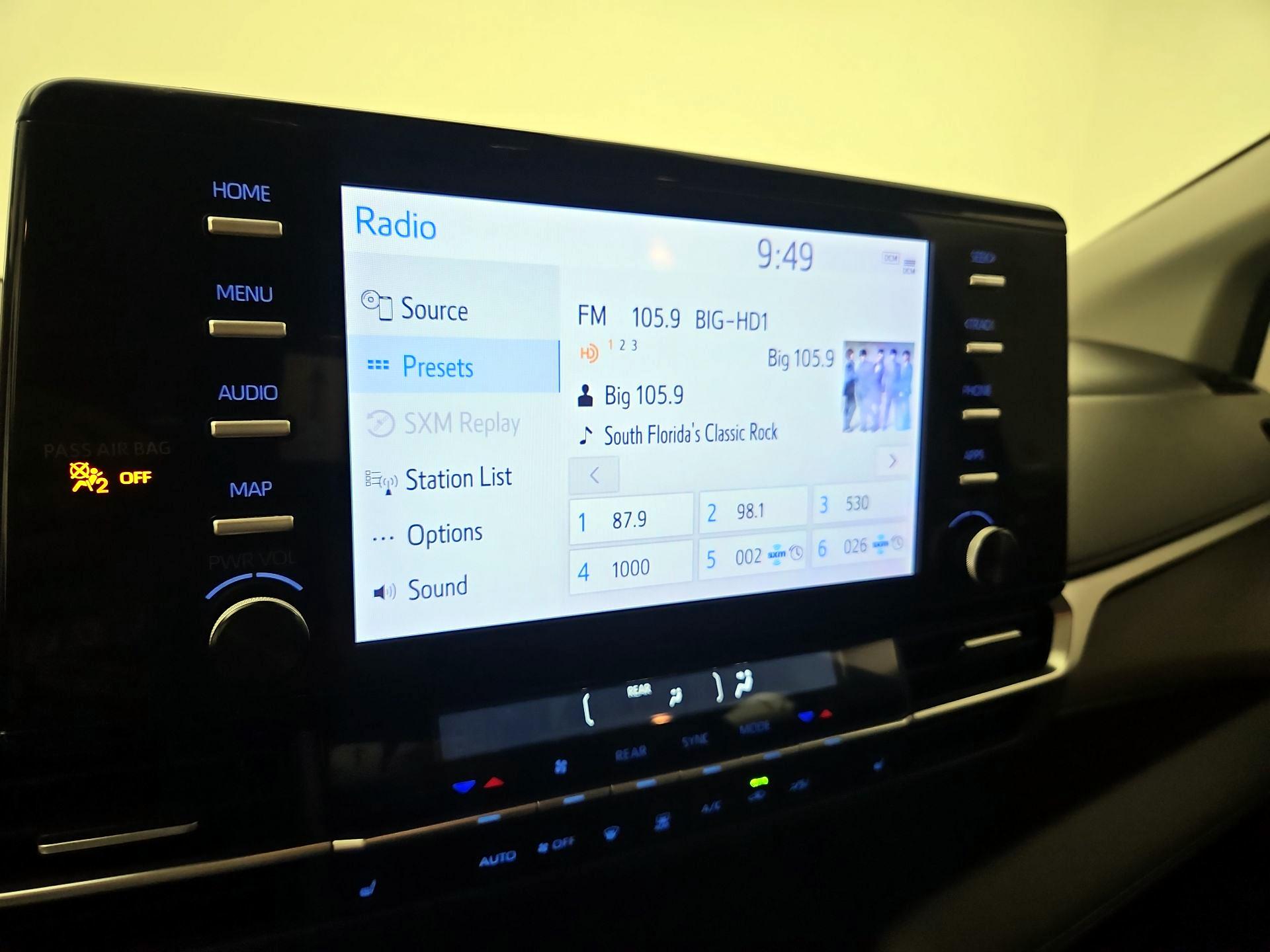 Thumbnail: 2023 Toyota Sienna - 15