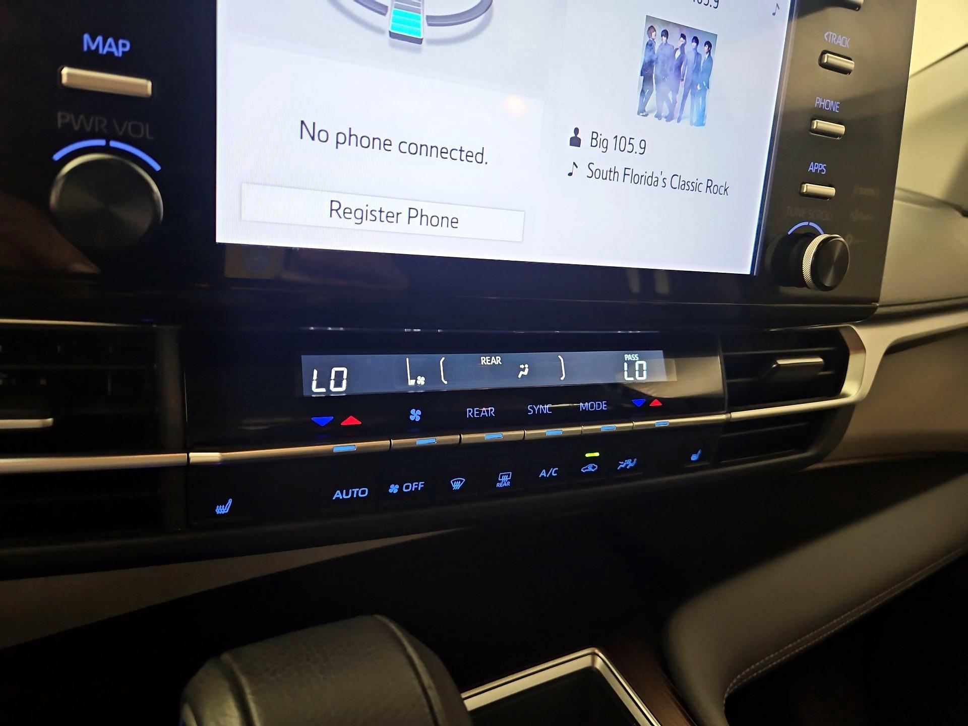 Thumbnail: 2023 Toyota Sienna - 16