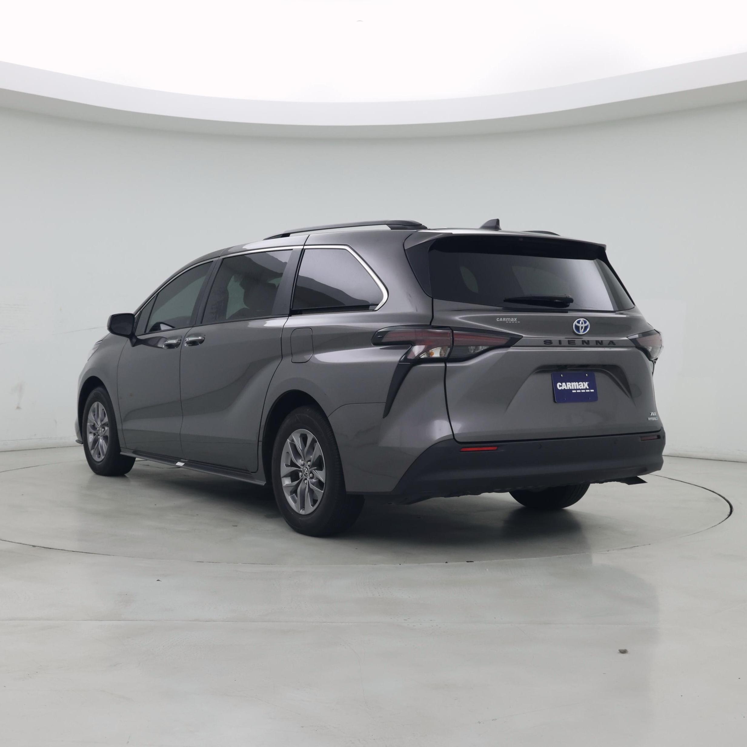 Thumbnail: 2023 Toyota Sienna - 2