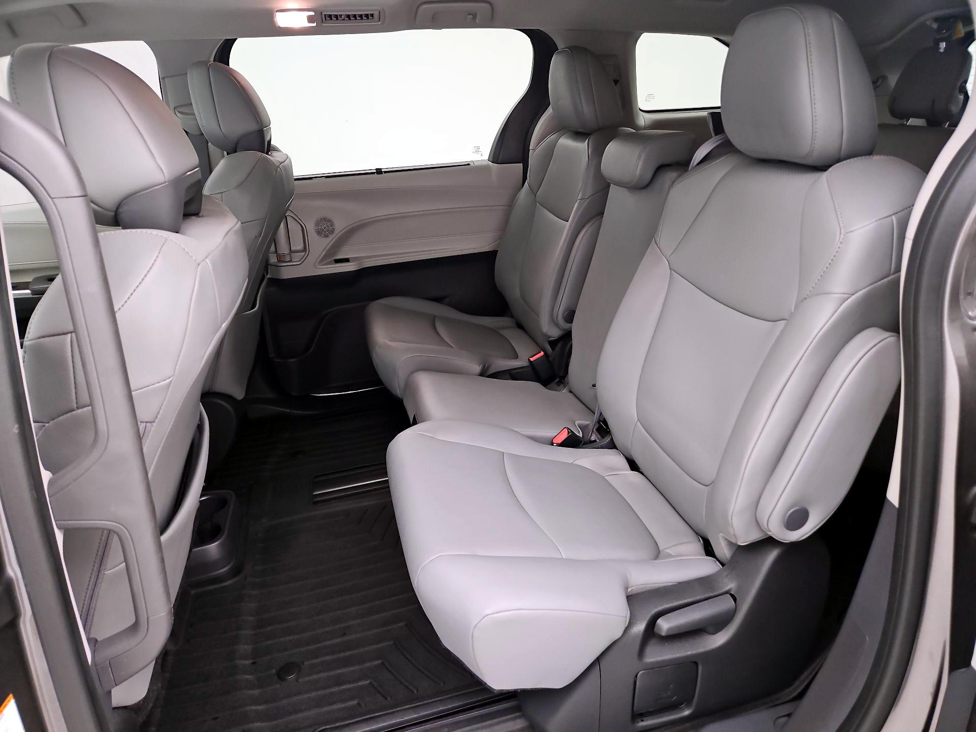 Thumbnail: 2023 Toyota Sienna - 20