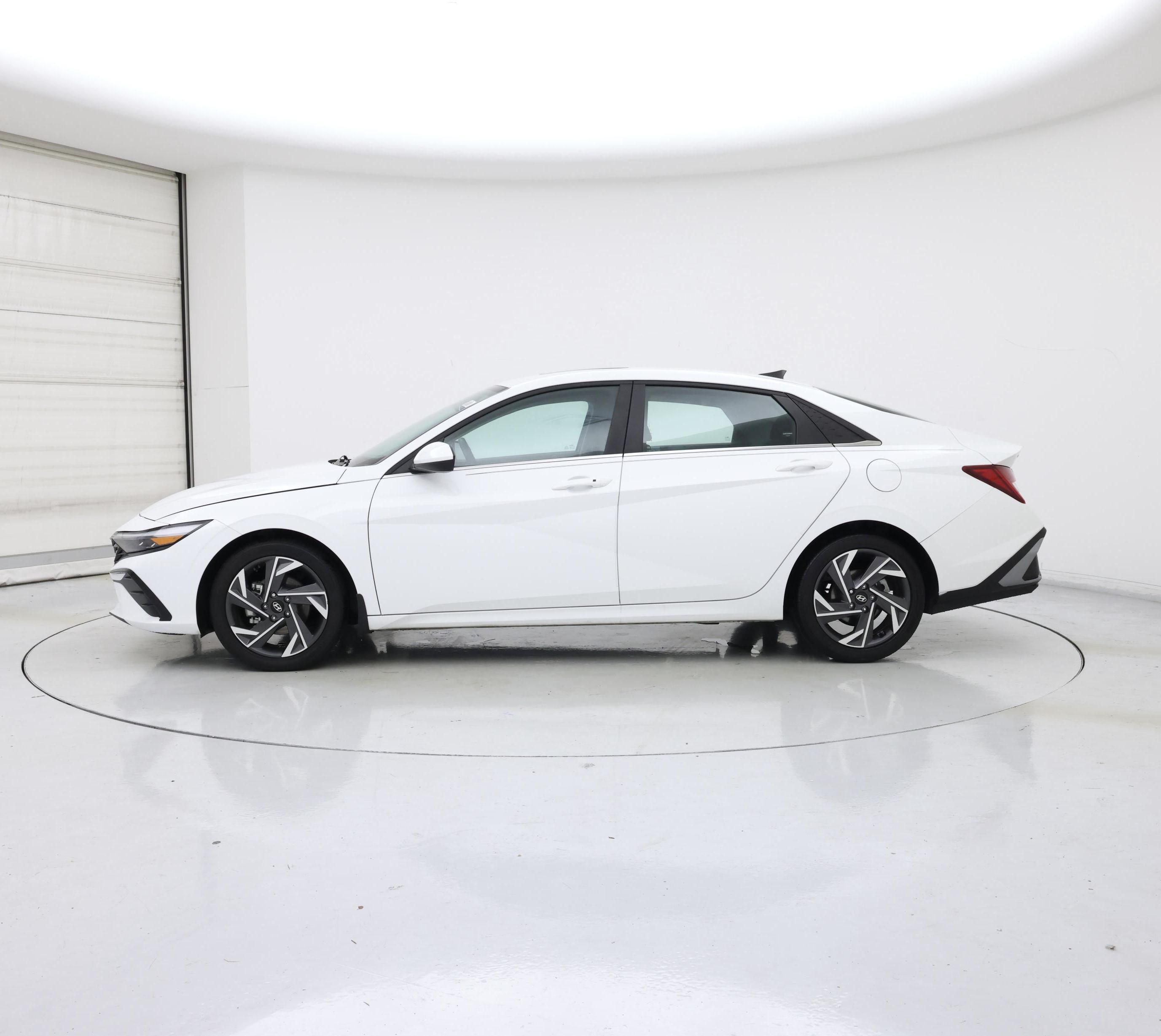 Thumbnail: 2024 Hyundai Elantra - 3