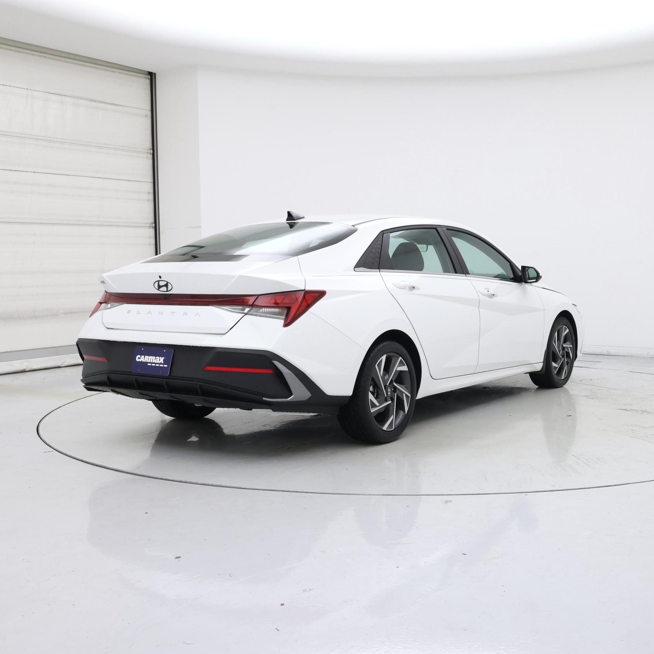 Thumbnail: 2024 Hyundai Elantra - 8