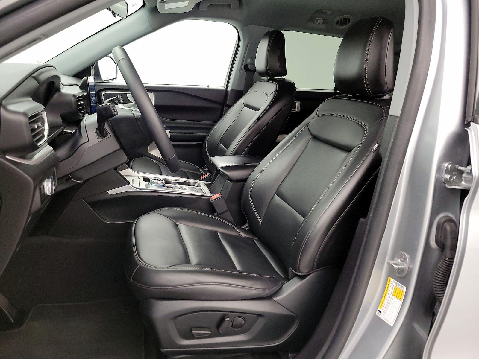 2023 Ford Explorer XLT - Photo 12