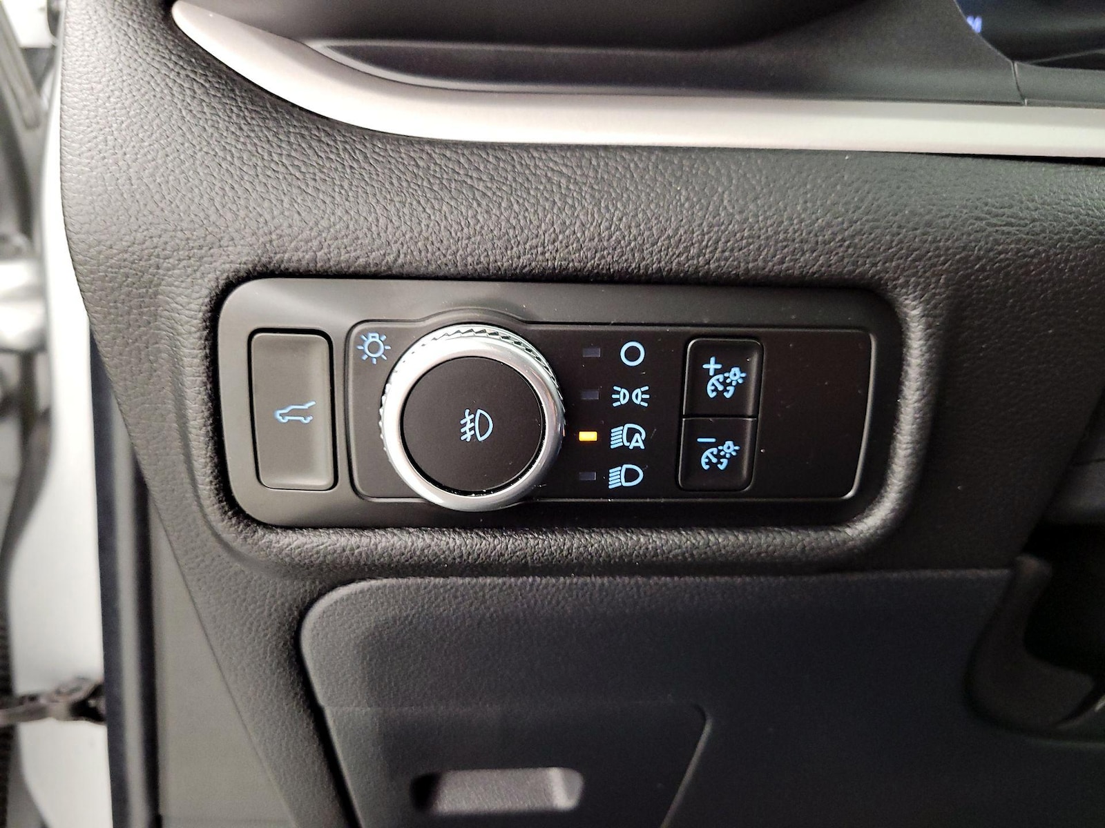 2023 Ford Explorer XLT - Photo 14