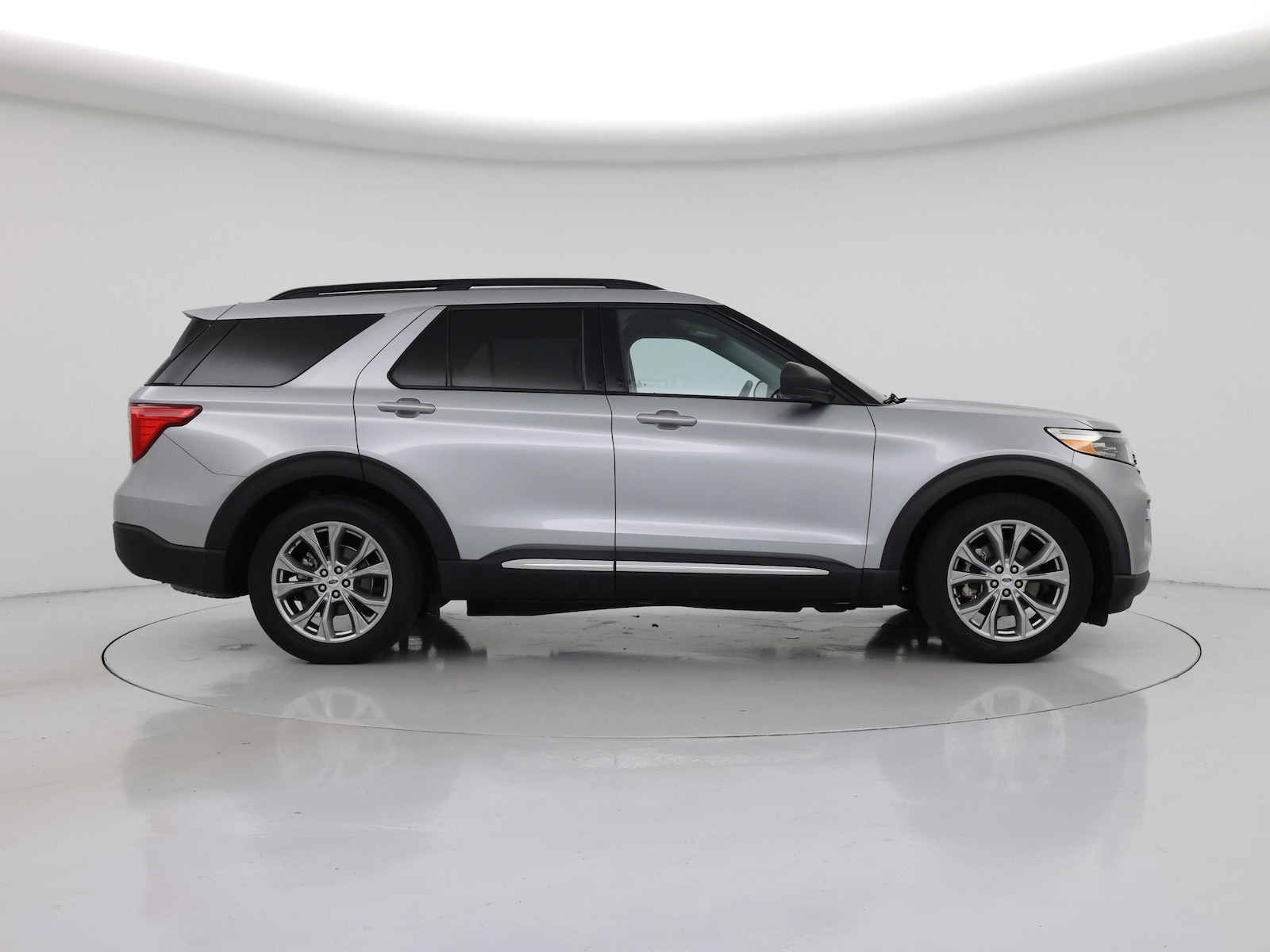 2023 Ford Explorer XLT - Photo 8