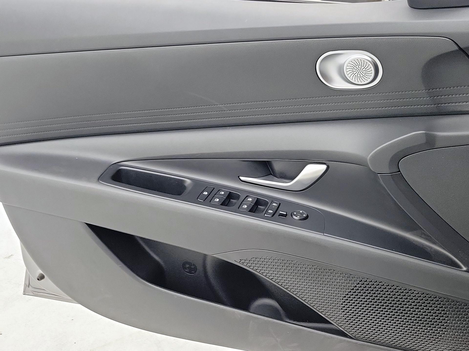Thumbnail: 2025 Hyundai Elantra - 12