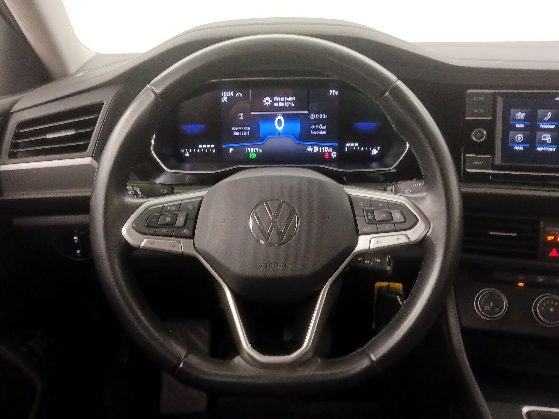 Thumbnail: 2024 Volkswagen Jetta - 10
