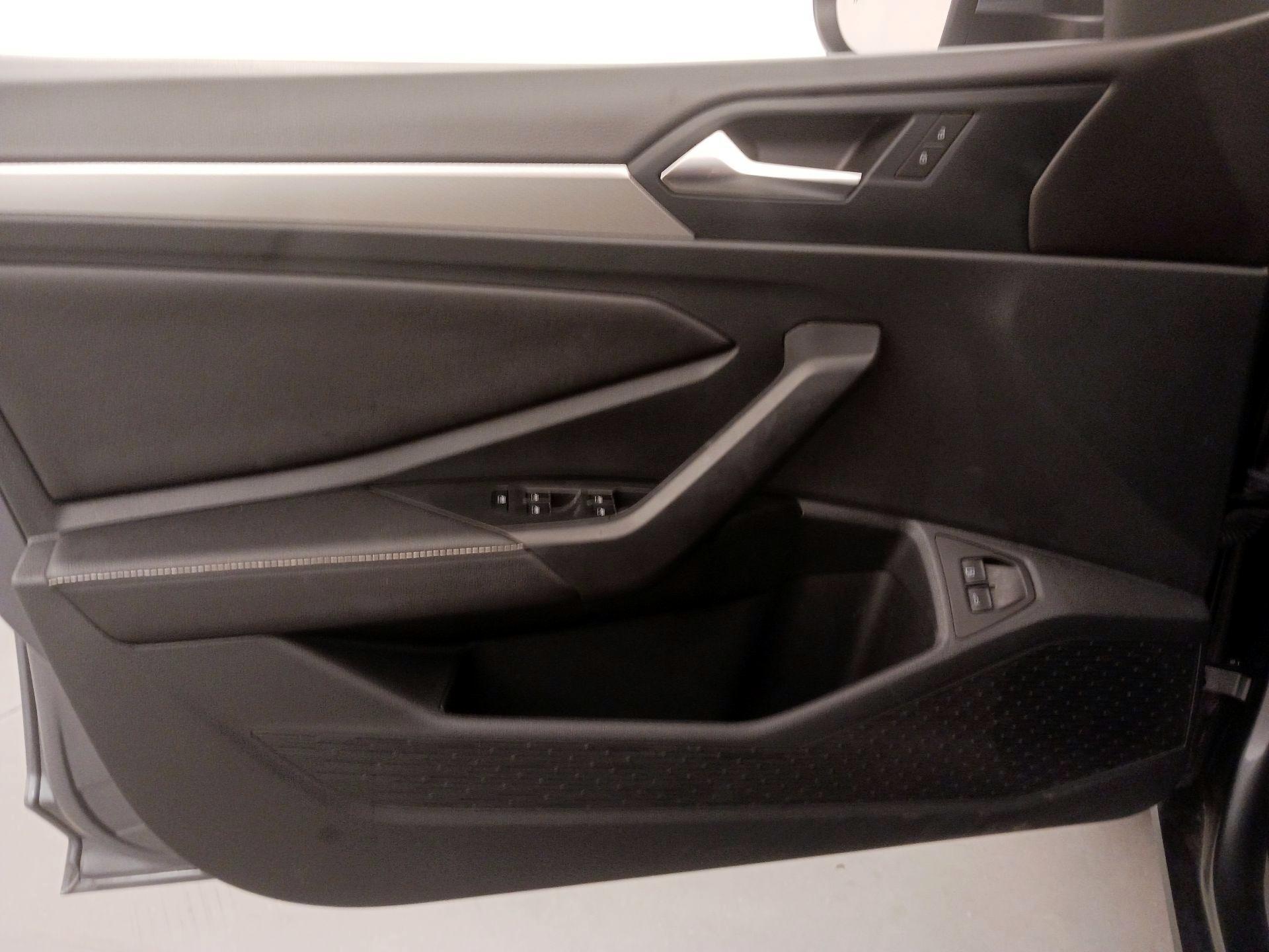 Thumbnail: 2024 Volkswagen Jetta - 12