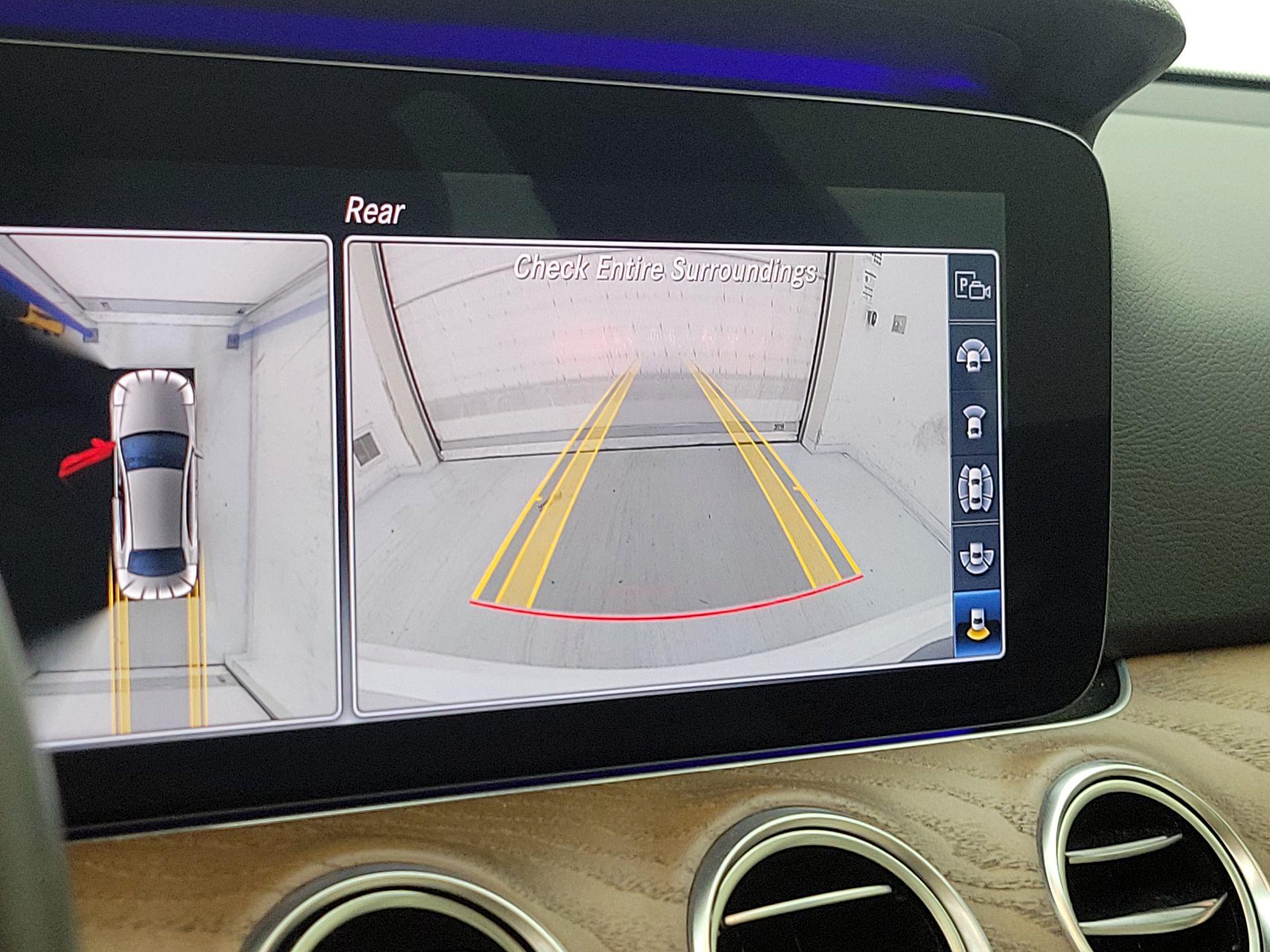 Thumbnail: 2020 Mercedes-Benz E-Class - 15