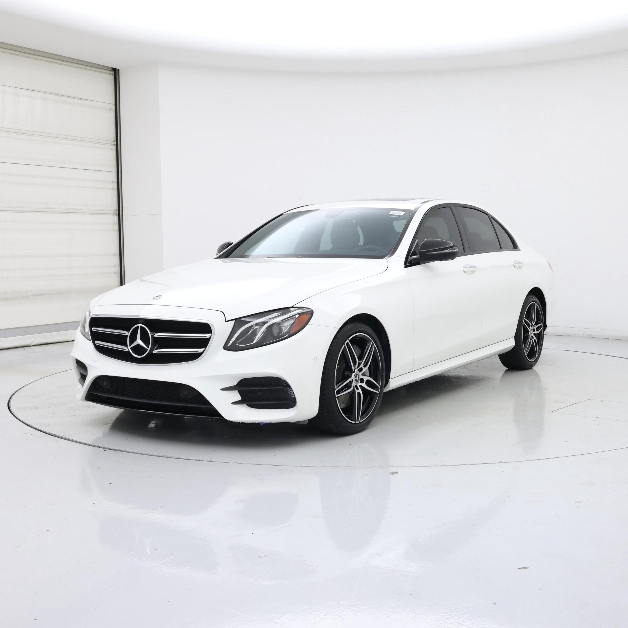 Thumbnail: 2020 Mercedes-Benz E-Class - 4