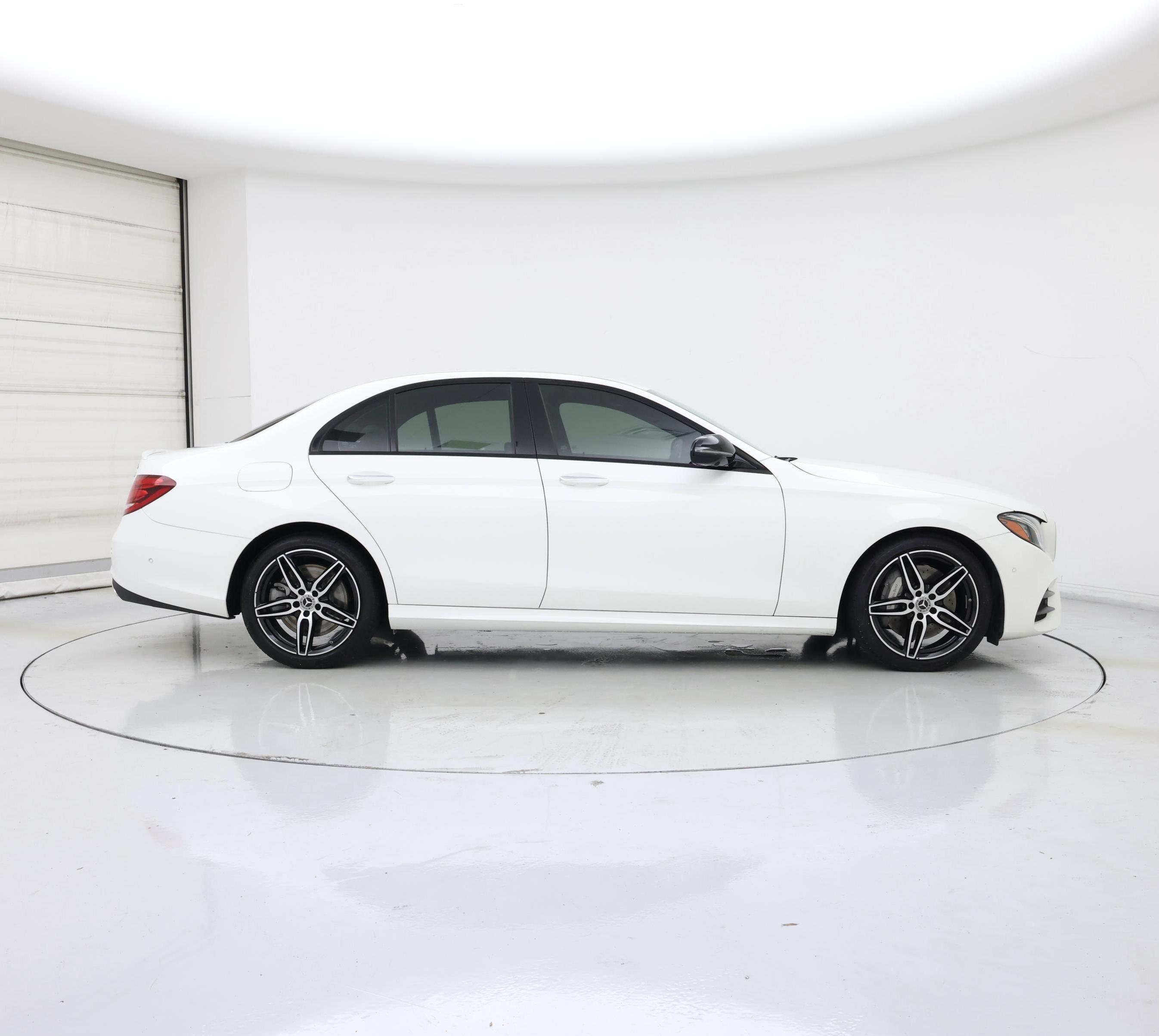 Thumbnail: 2020 Mercedes-Benz E-Class - 7