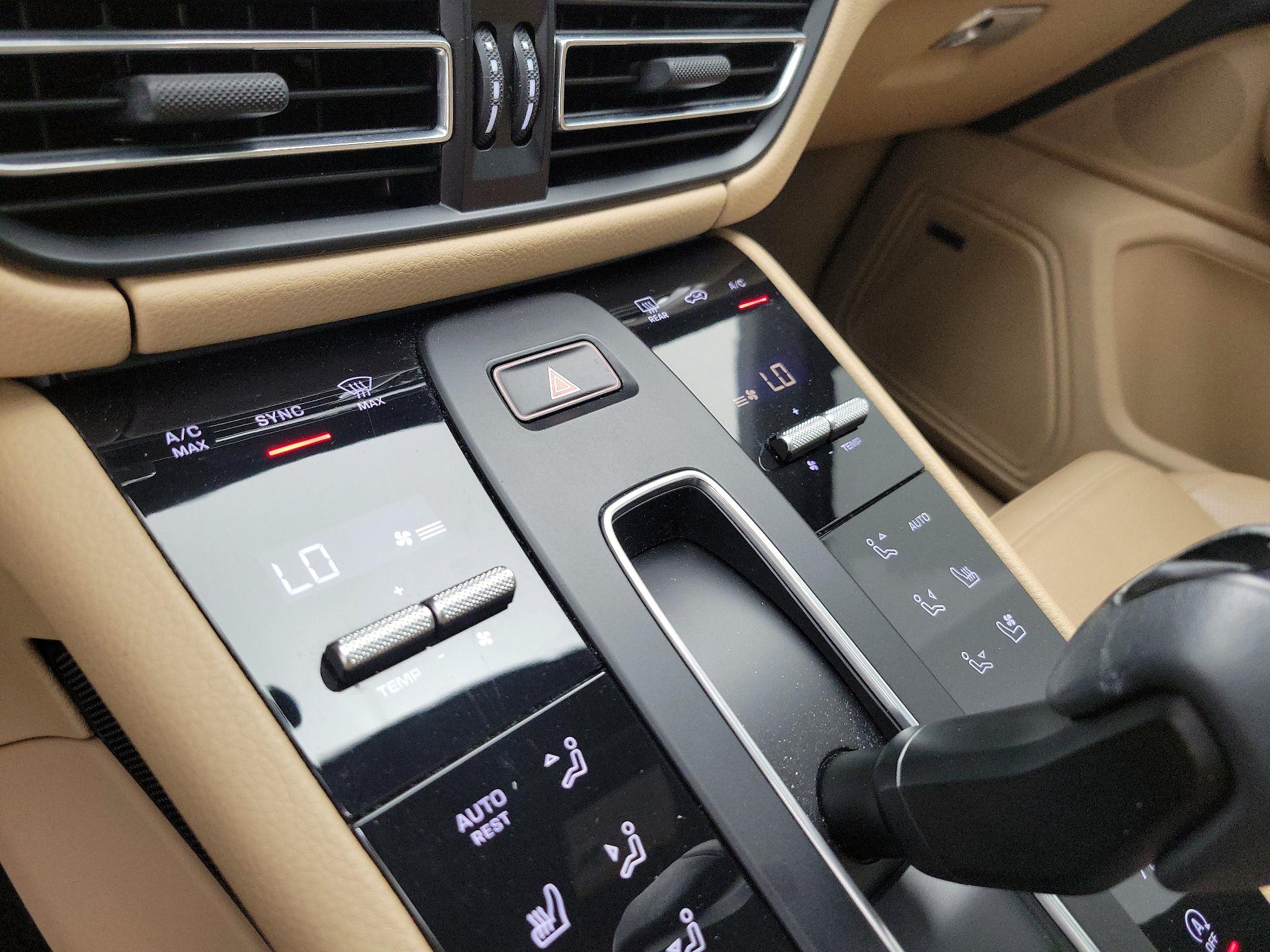 Thumbnail: 2022 Porsche Macan - 17