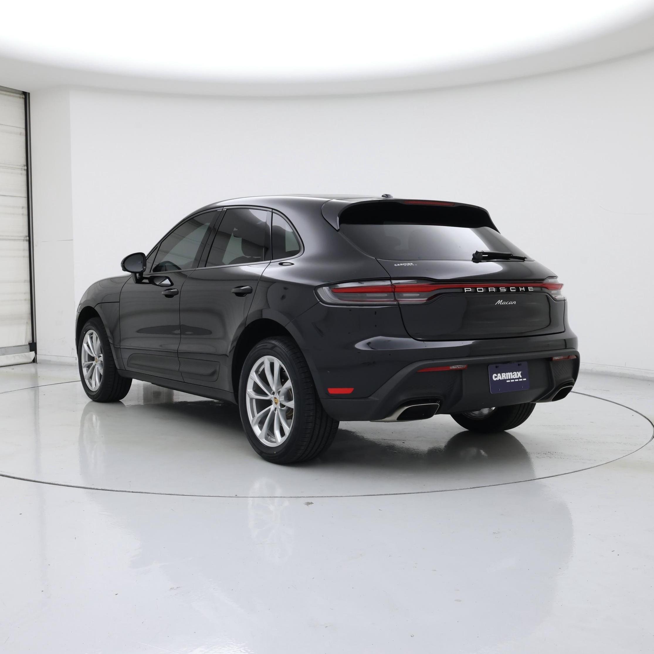 Thumbnail: 2022 Porsche Macan - 2