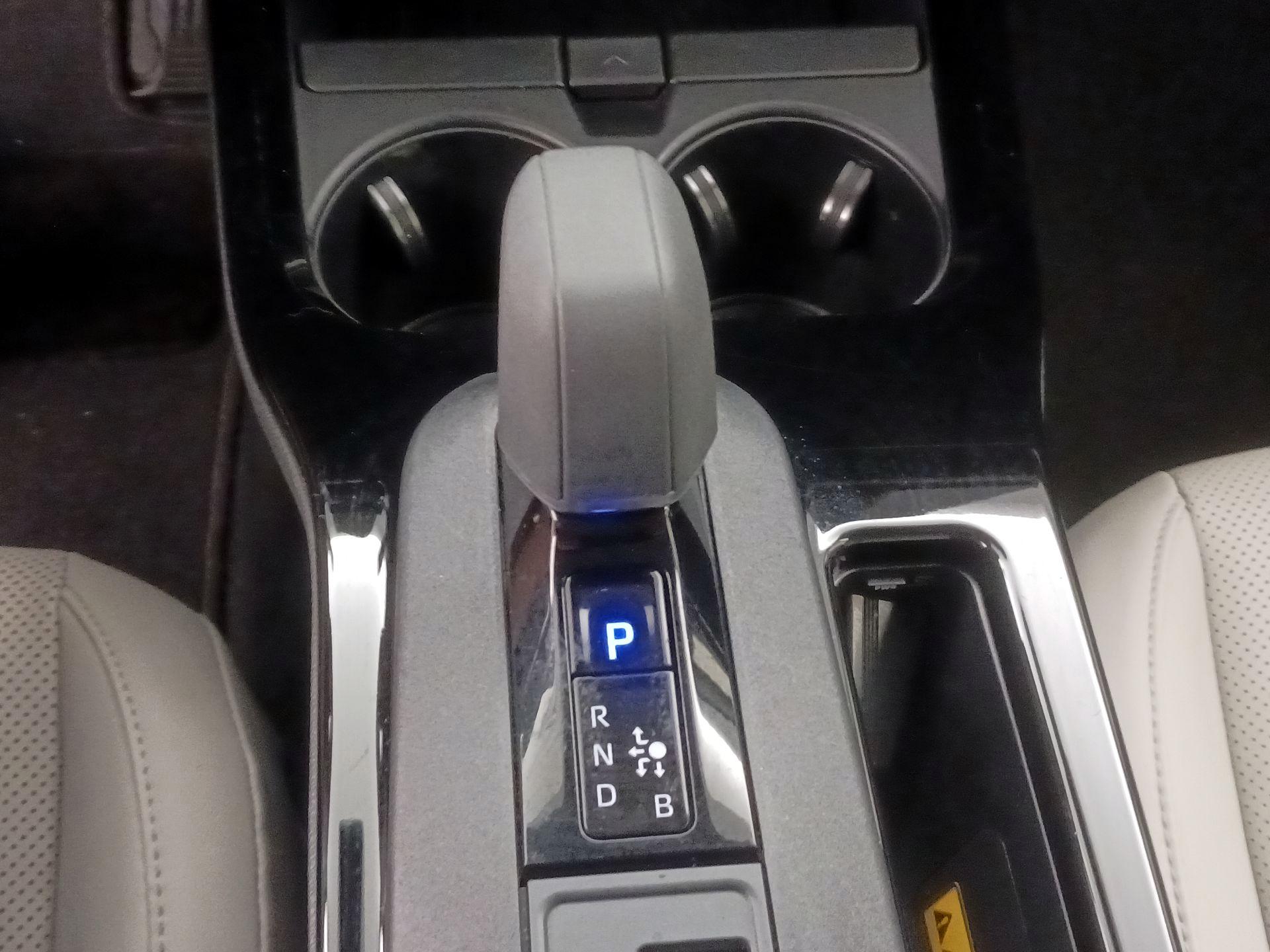 Thumbnail: 2024 Toyota Prius - 17