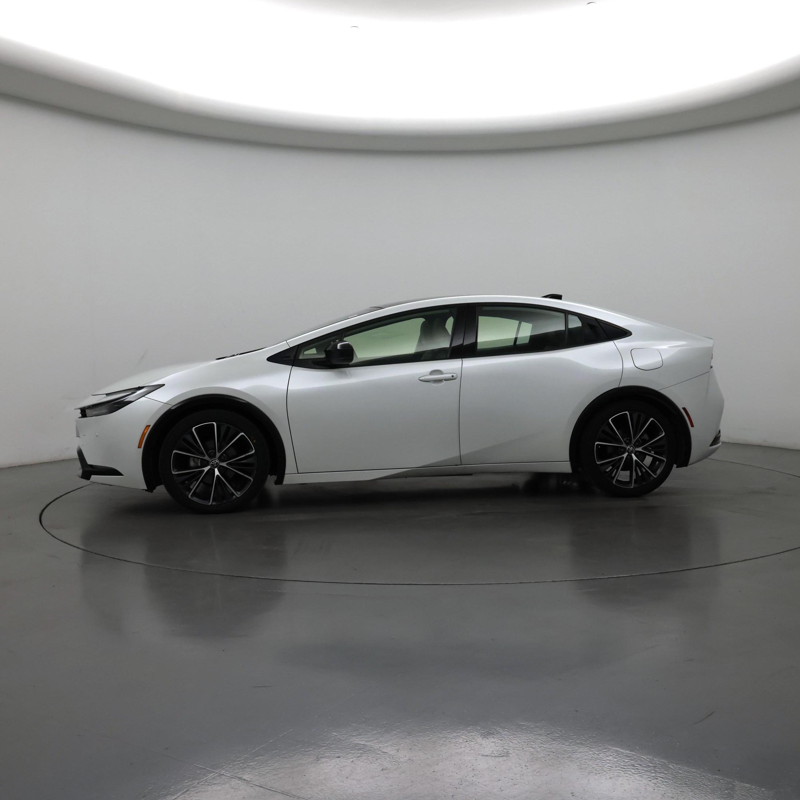 Thumbnail: 2024 Toyota Prius - 3