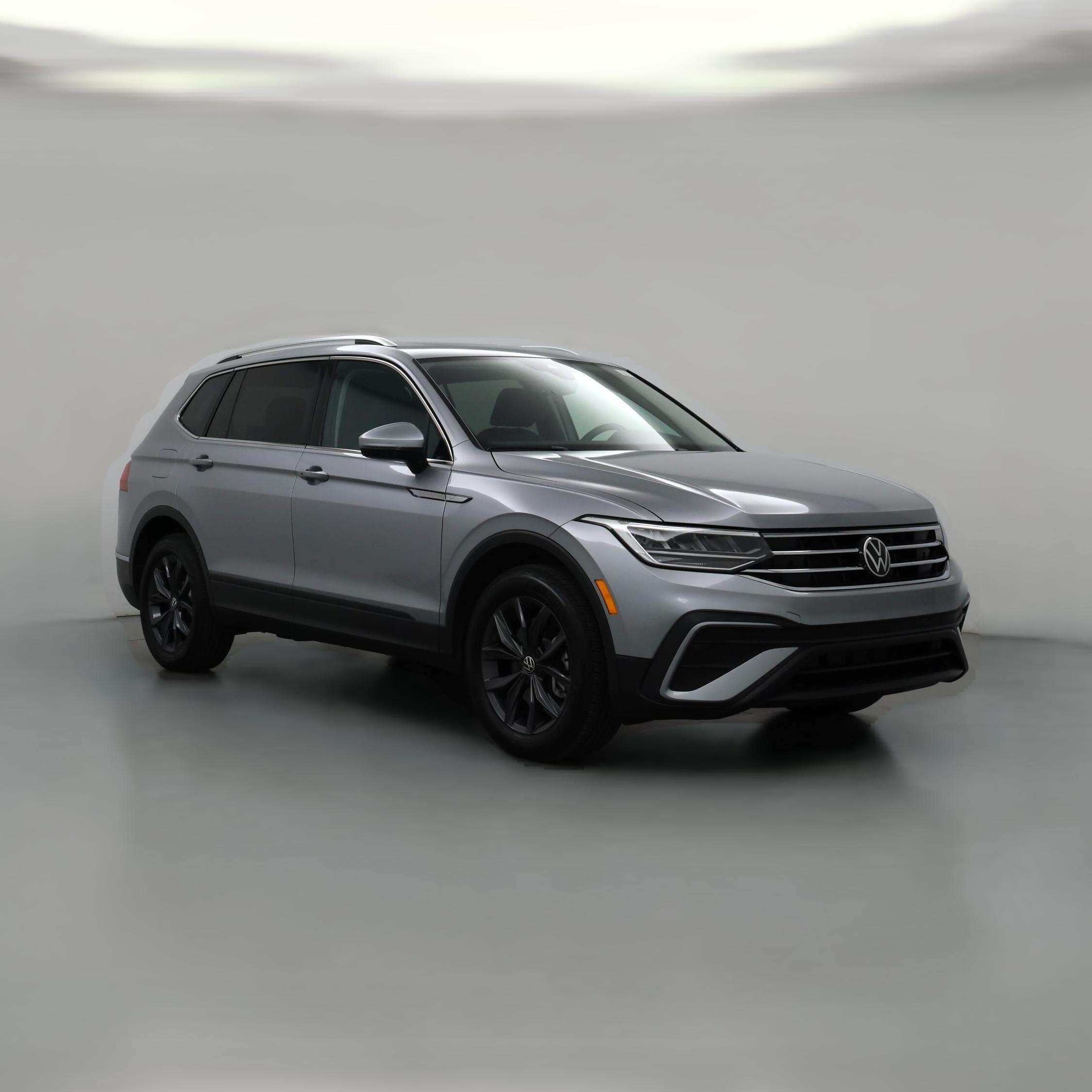 Thumbnail: 2023 Volkswagen Tiguan - 1