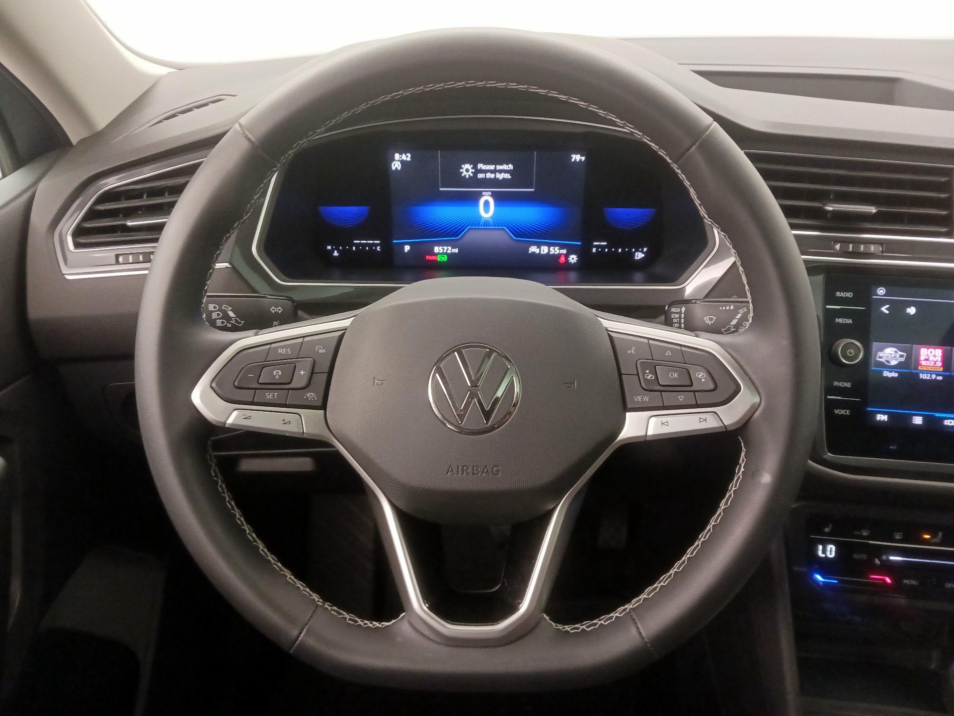 Thumbnail: 2023 Volkswagen Tiguan - 10