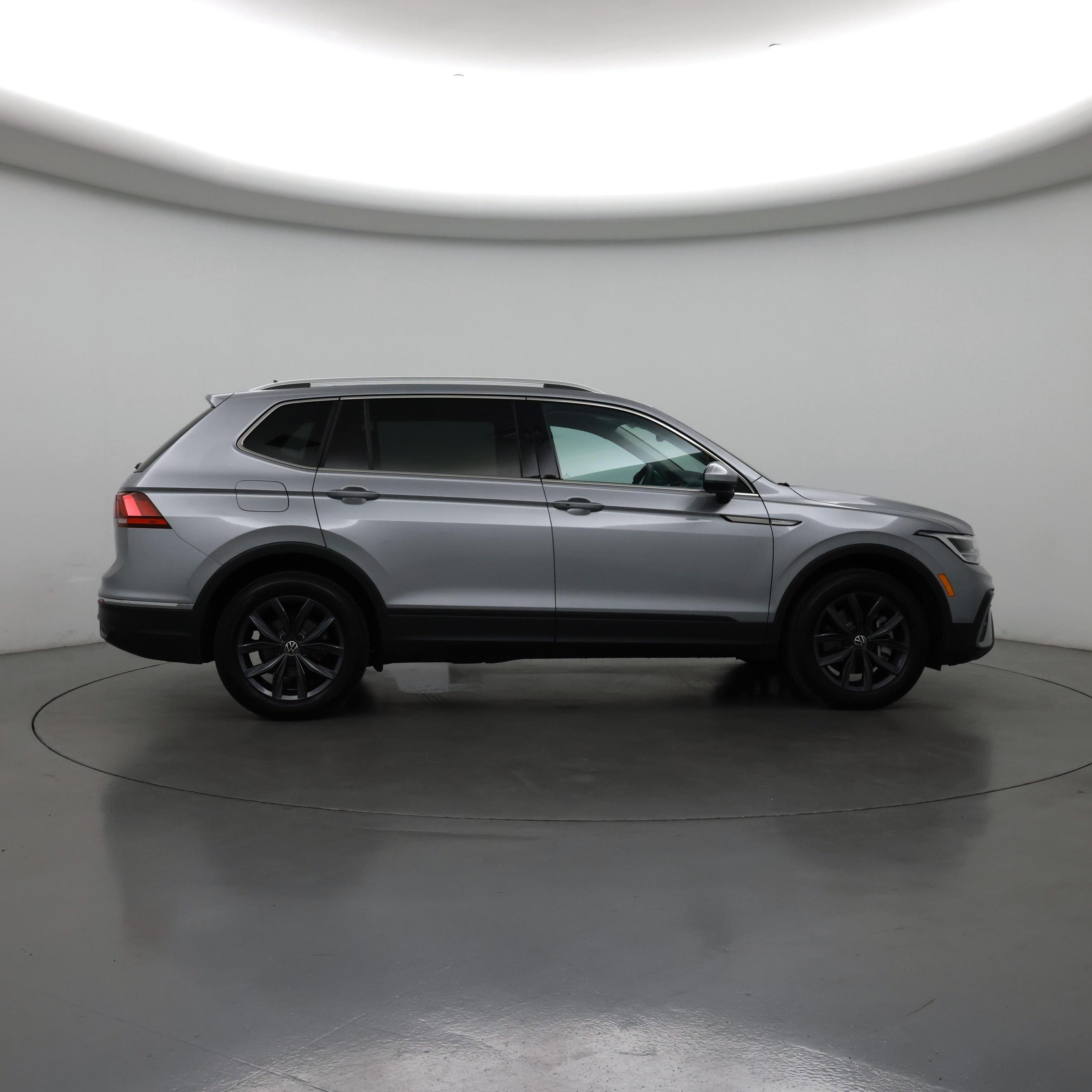 Thumbnail: 2023 Volkswagen Tiguan - 7