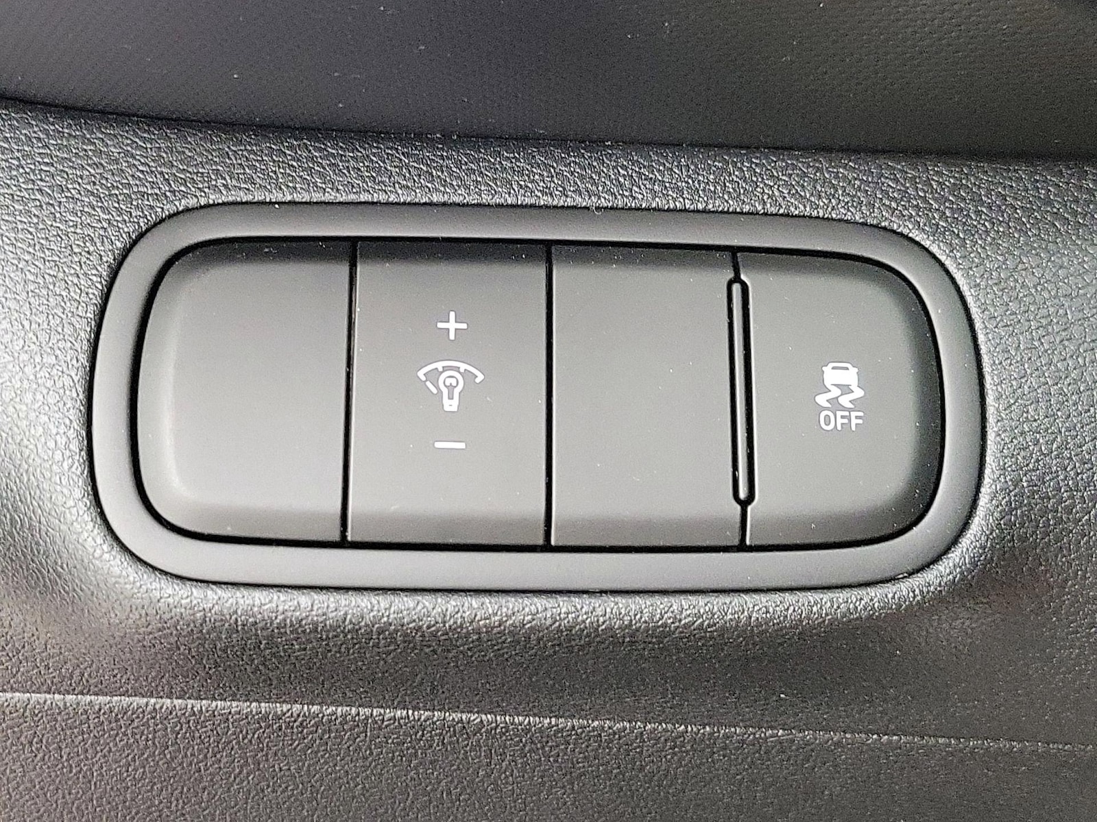 2025 Hyundai Venue SE - Photo 14