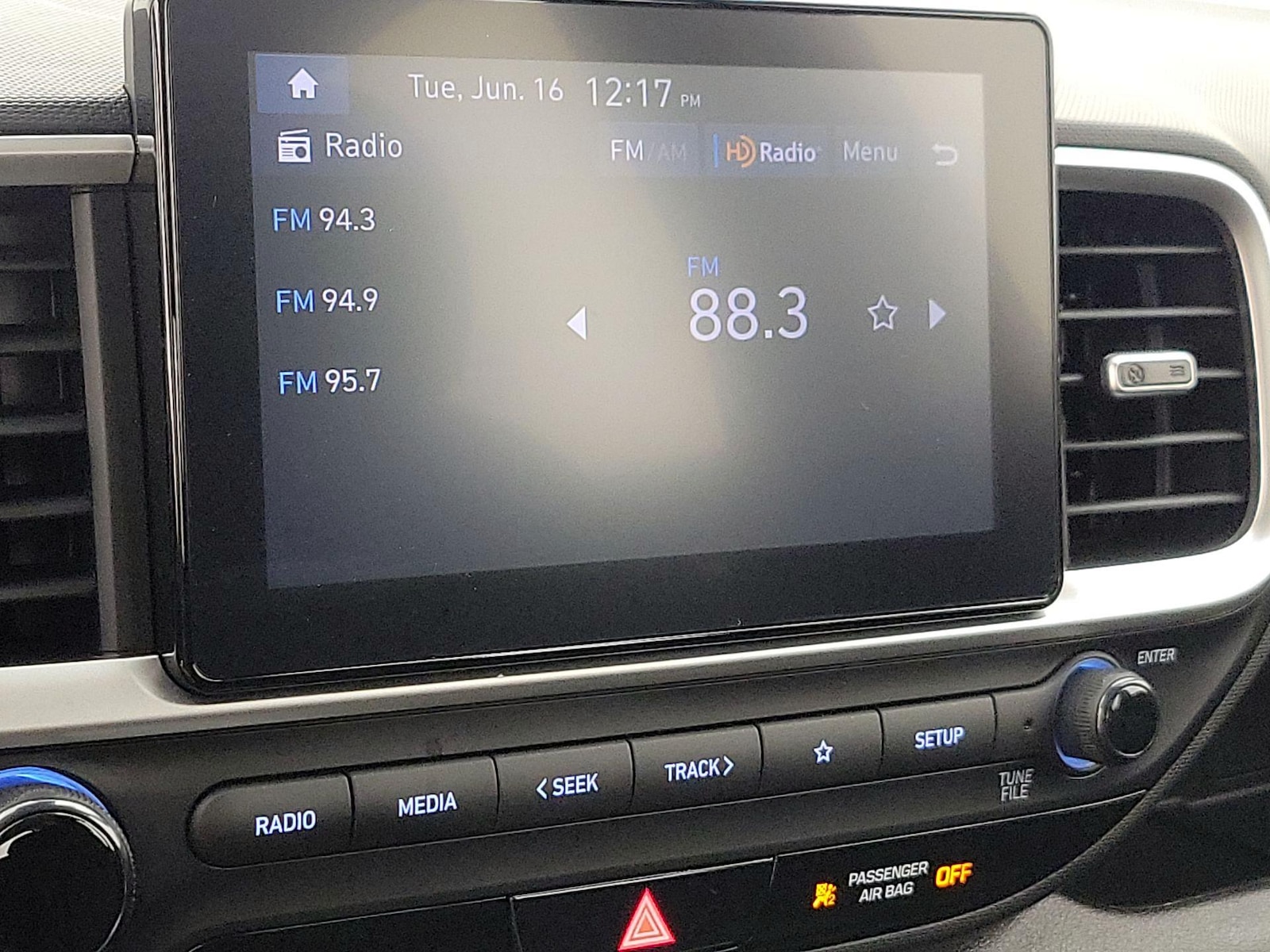 2025 Hyundai Venue SE - Photo 16
