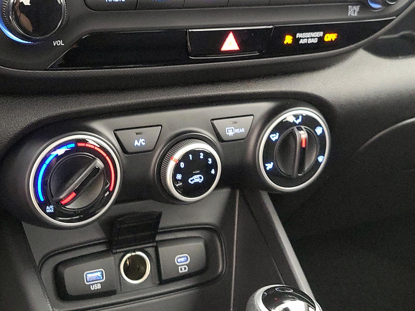 2025 Hyundai Venue SE - Photo 17