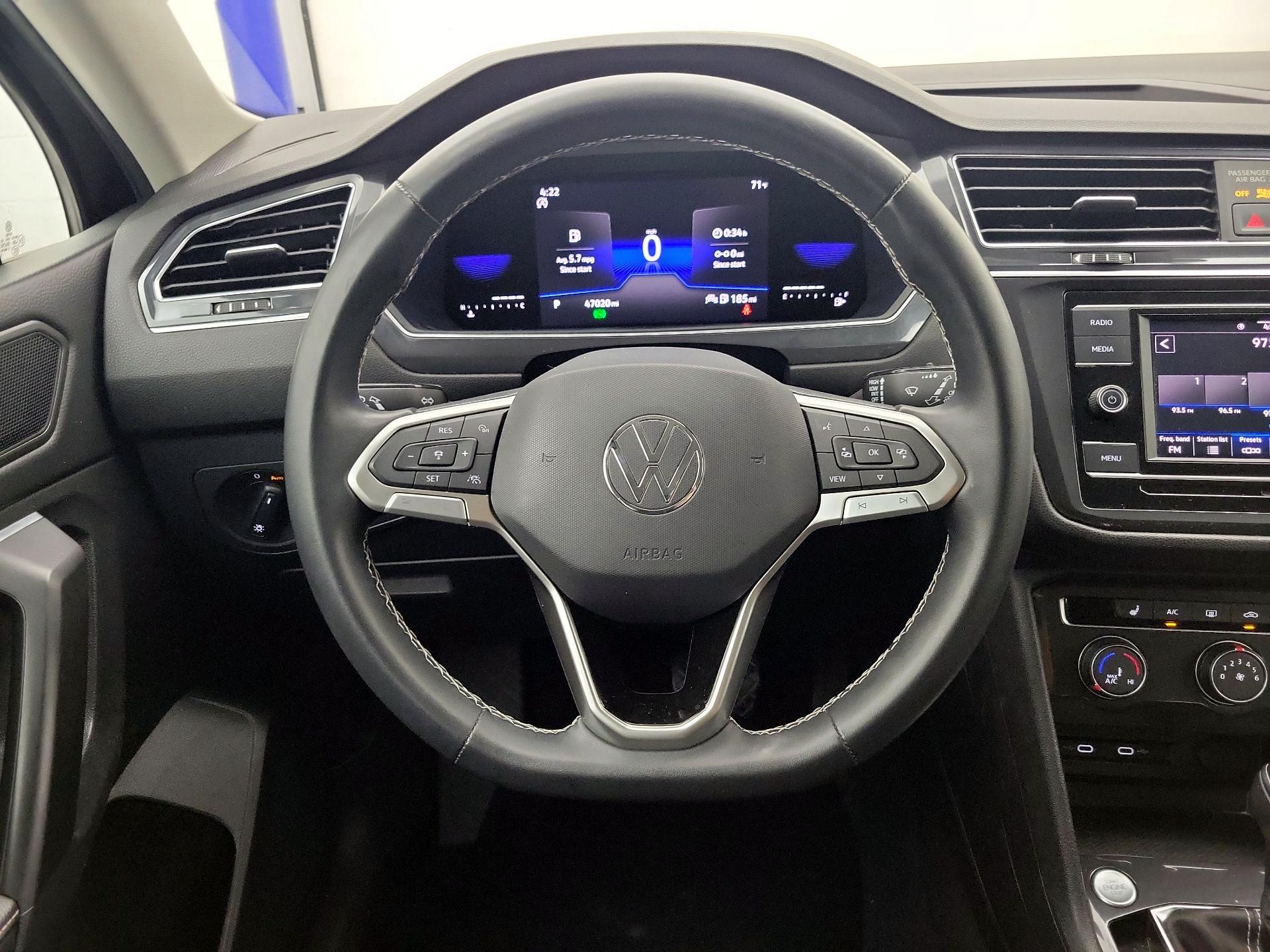 Thumbnail: 2022 Volkswagen Tiguan - 10