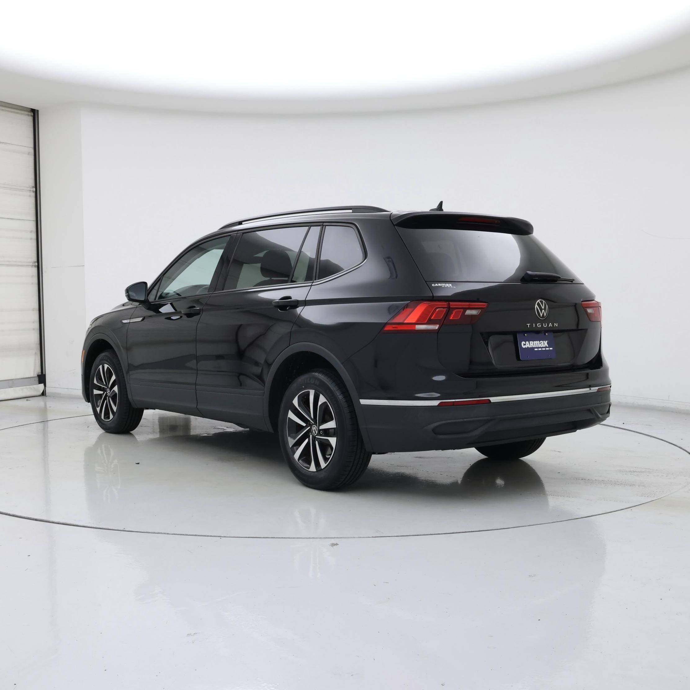 Thumbnail: 2022 Volkswagen Tiguan - 2