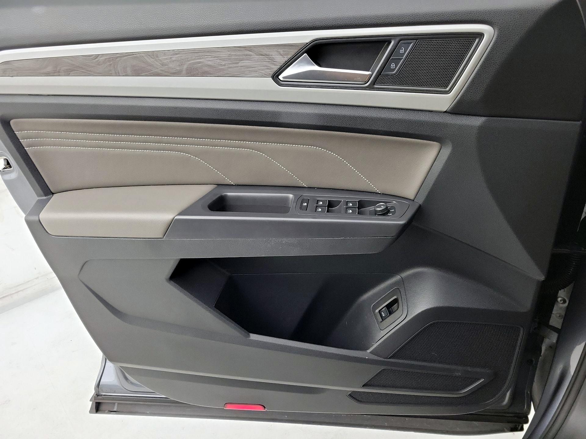 Thumbnail: 2021 Volkswagen Atlas - 12