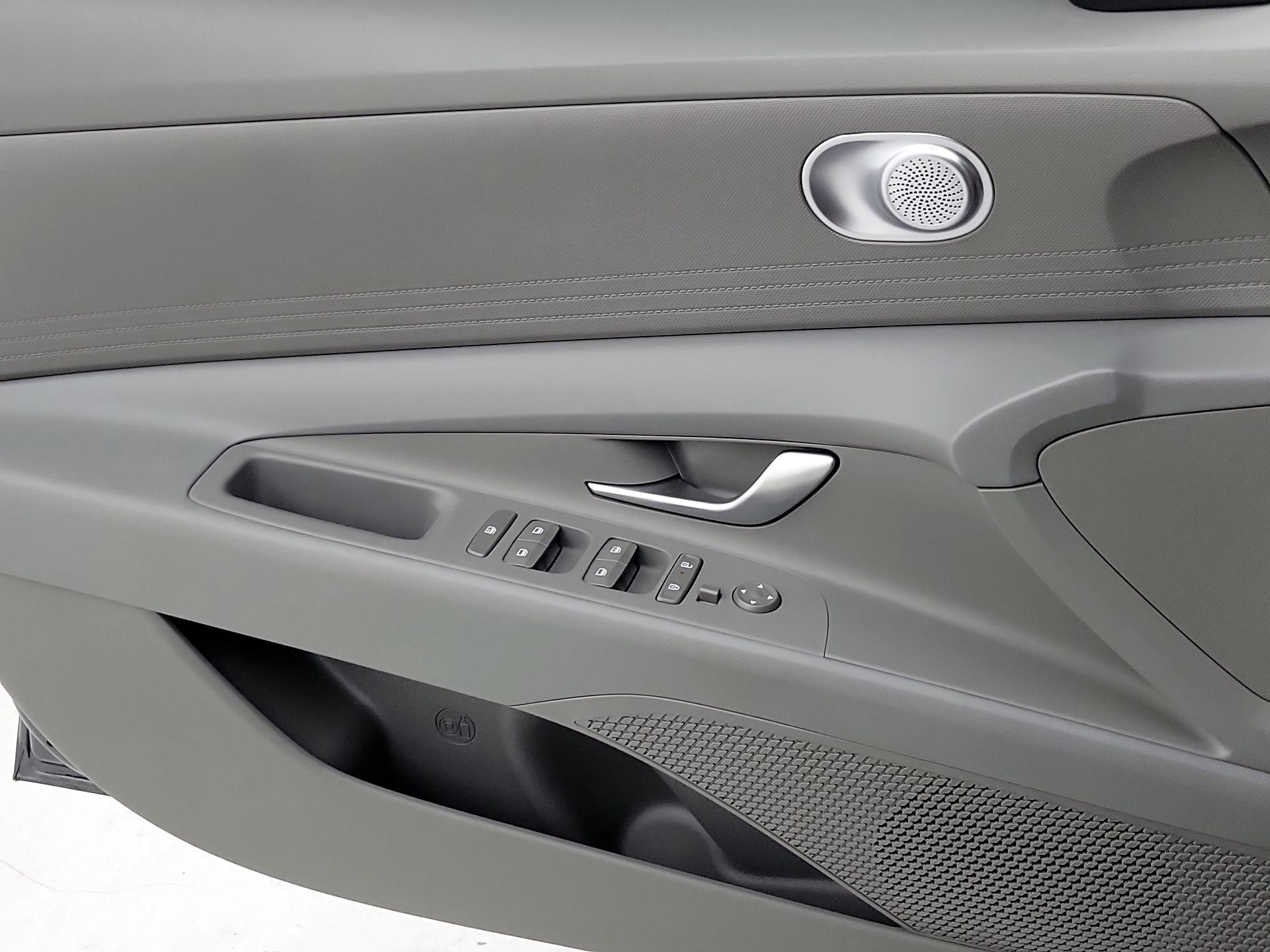 Thumbnail: 2025 Hyundai Elantra - 12