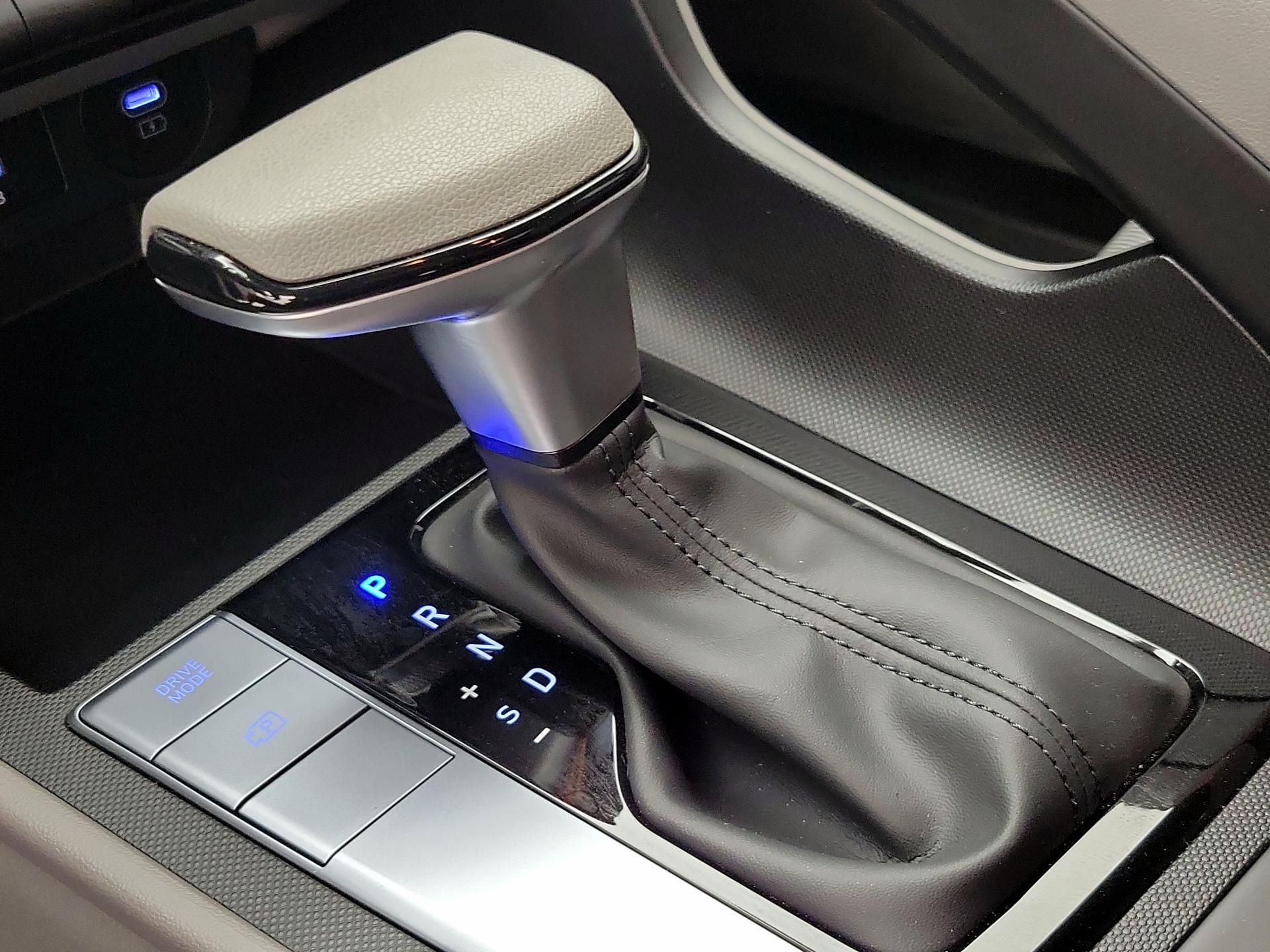 Thumbnail: 2025 Hyundai Elantra - 17