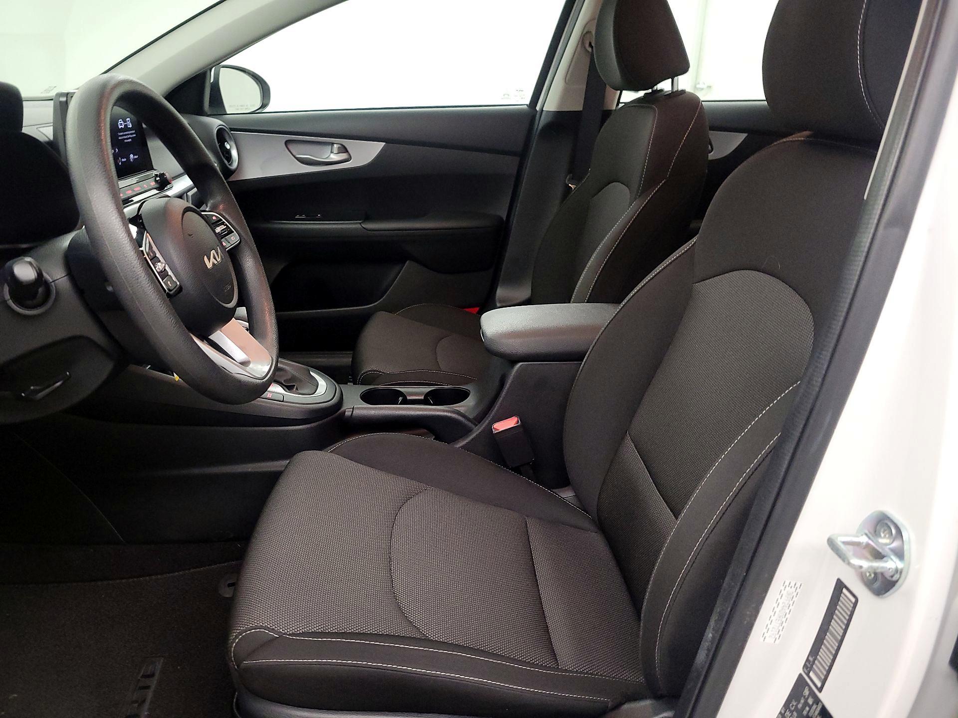 Thumbnail: 2024 Kia Forte - 11