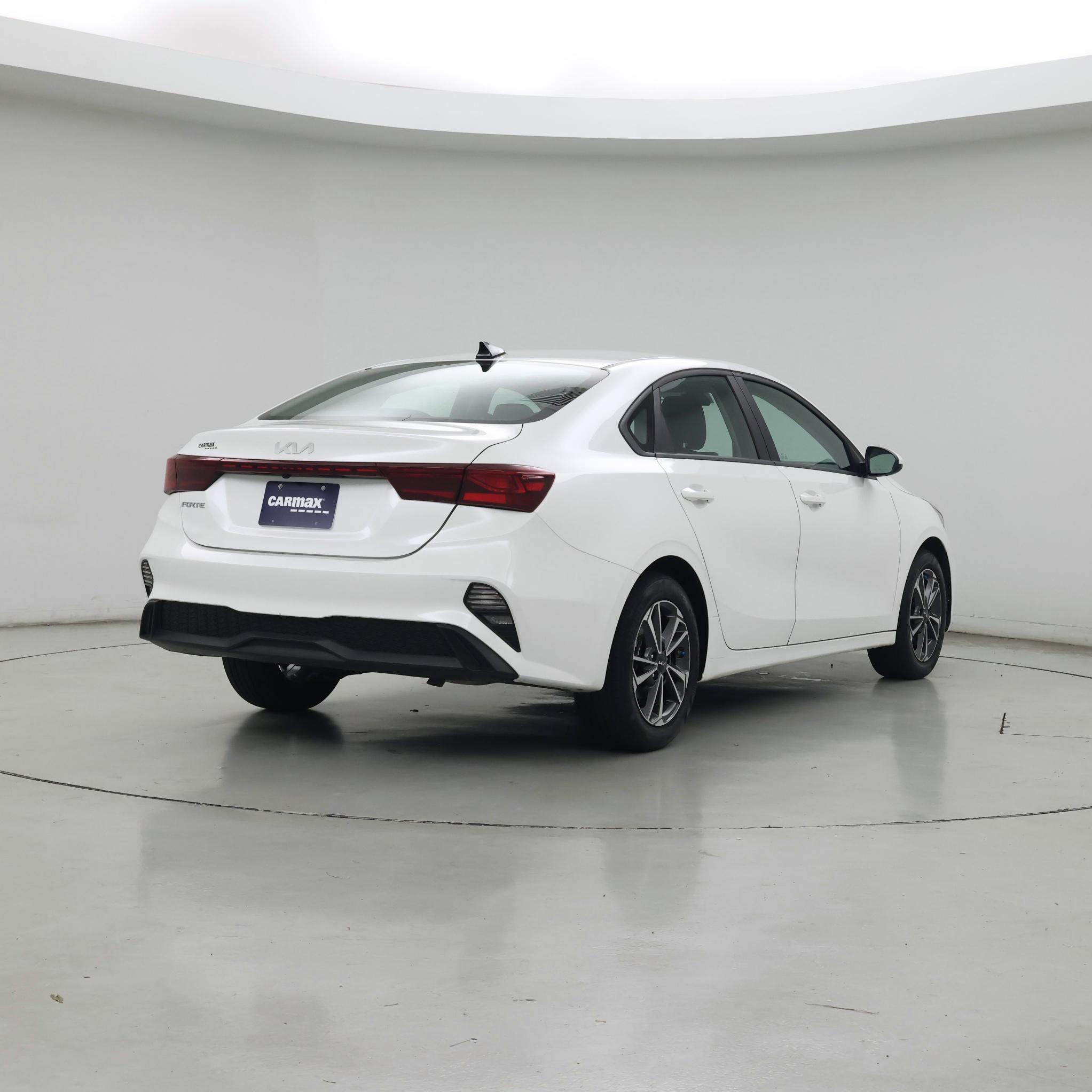 Thumbnail: 2024 Kia Forte - 8