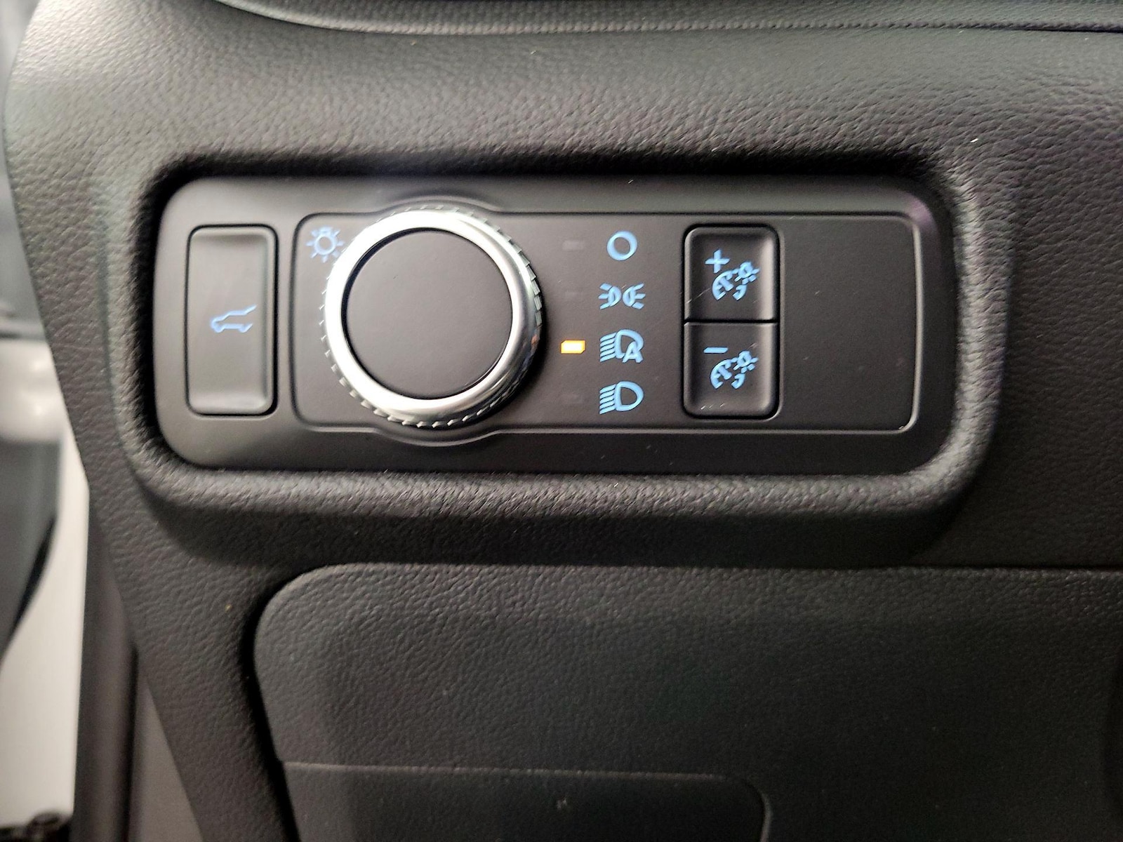 2021 Ford Explorer Base - Photo 14