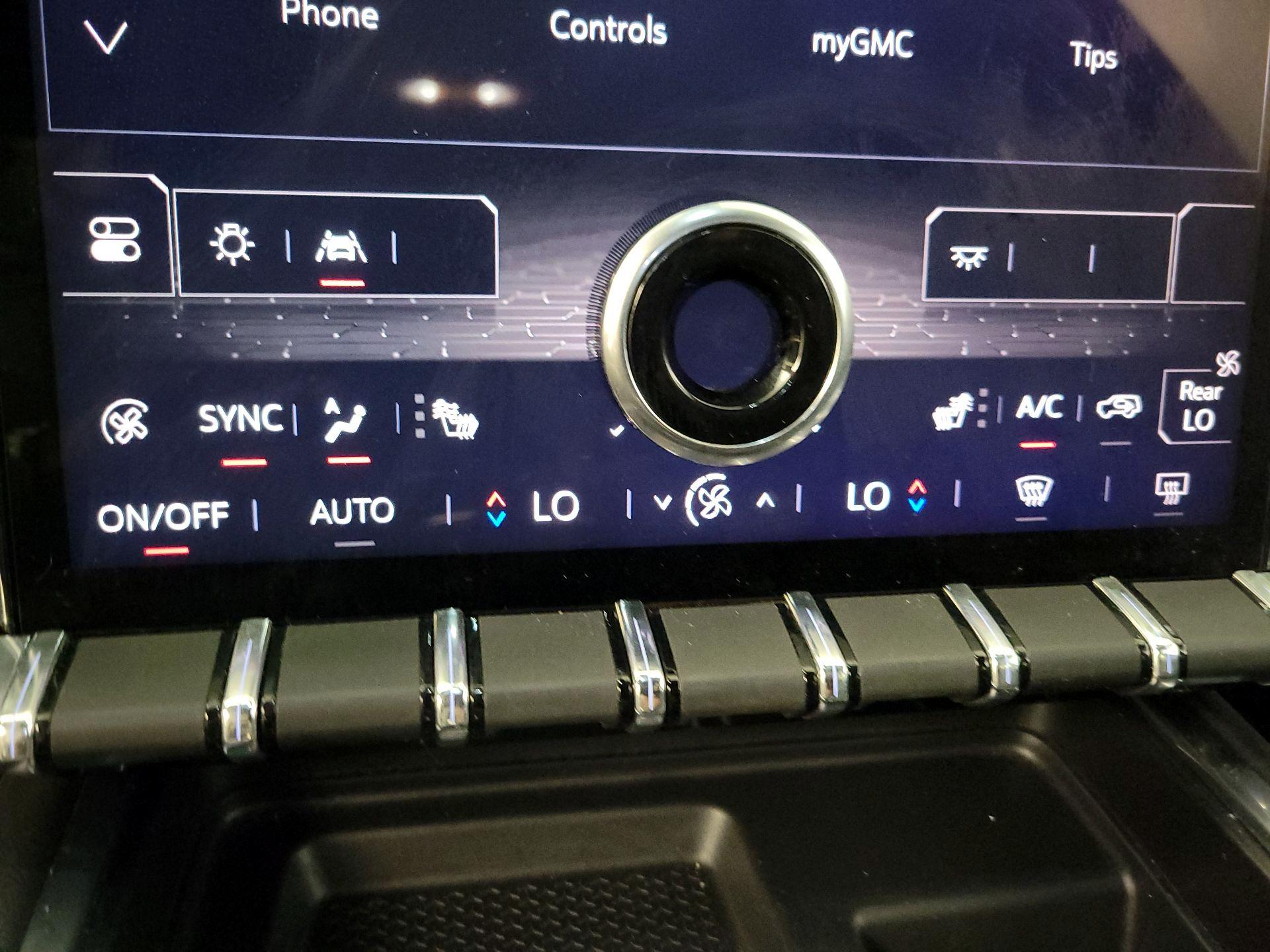 Thumbnail: 2024 GMC Acadia - 17