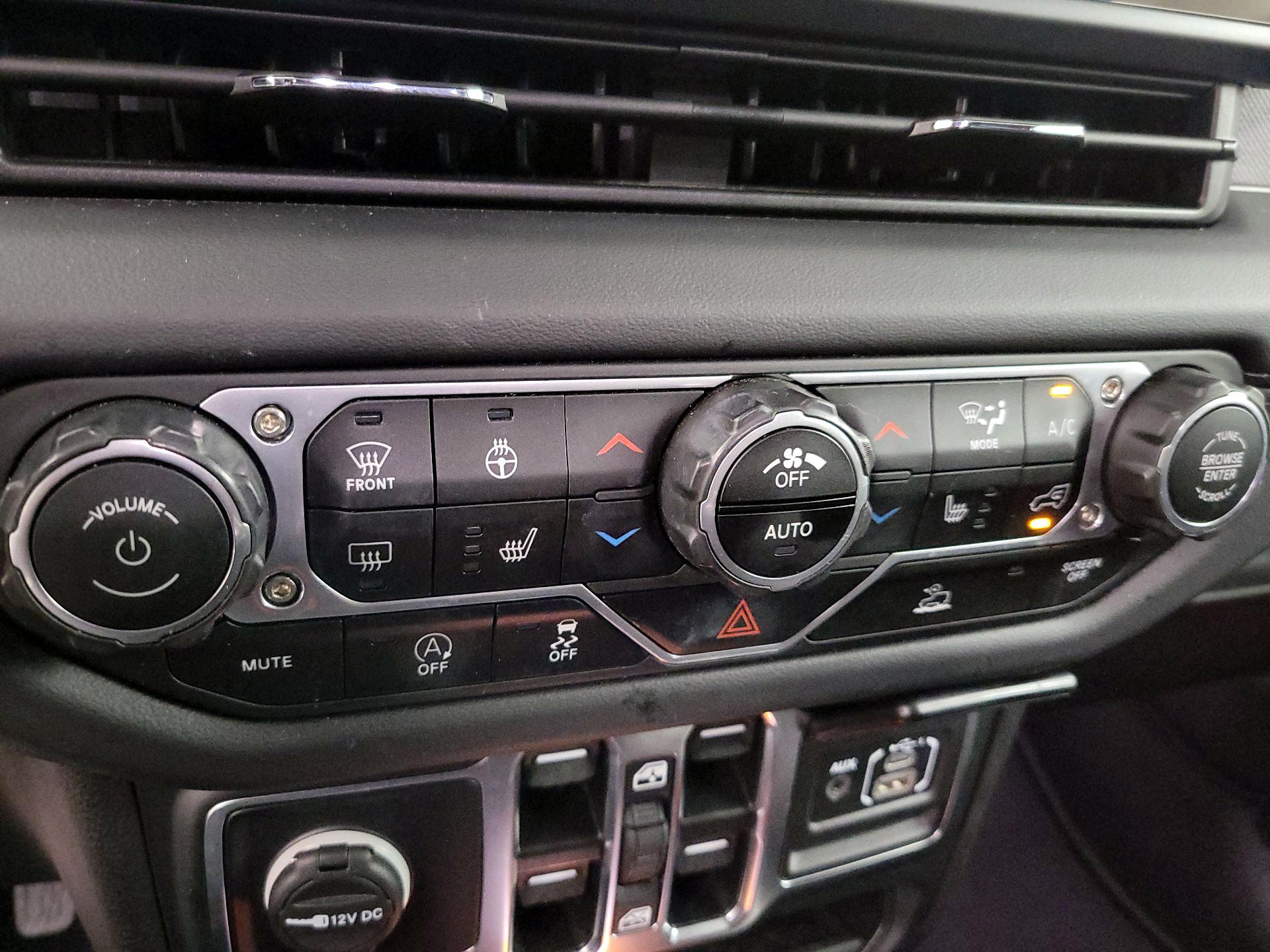 Thumbnail: 2025 Jeep Wrangler - 16