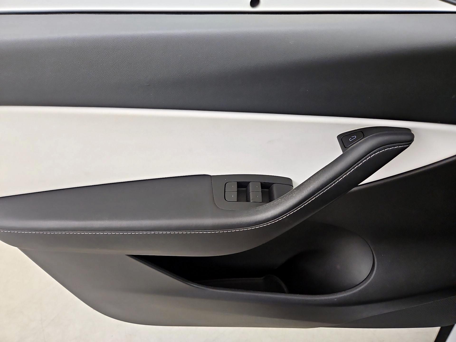Thumbnail: 2022 Tesla Model Y - 12