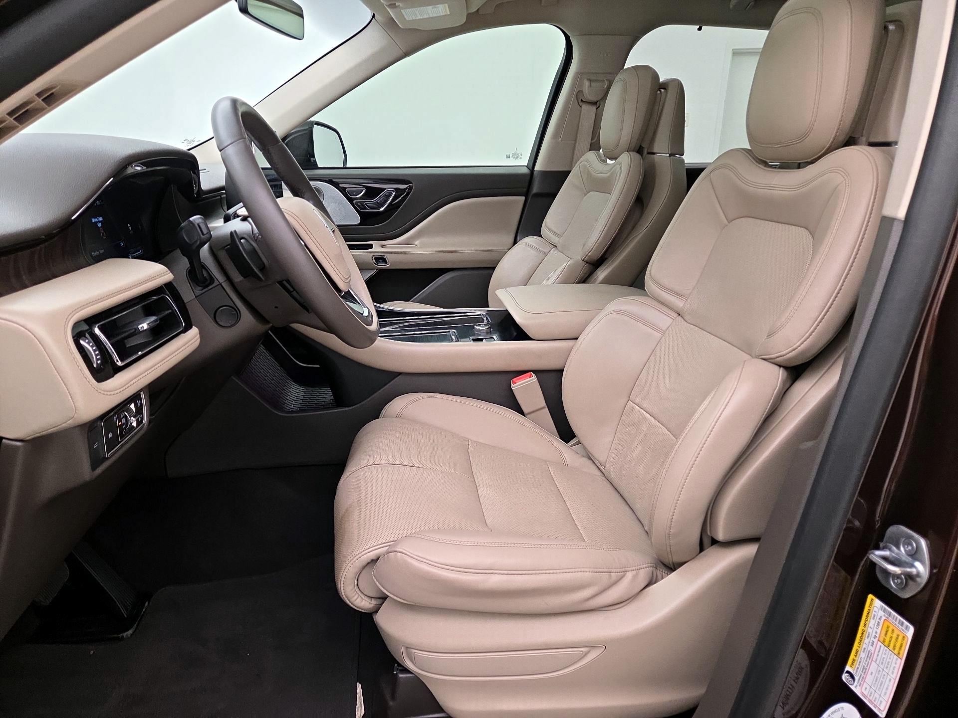 Thumbnail: 2020 Lincoln Aviator - 11