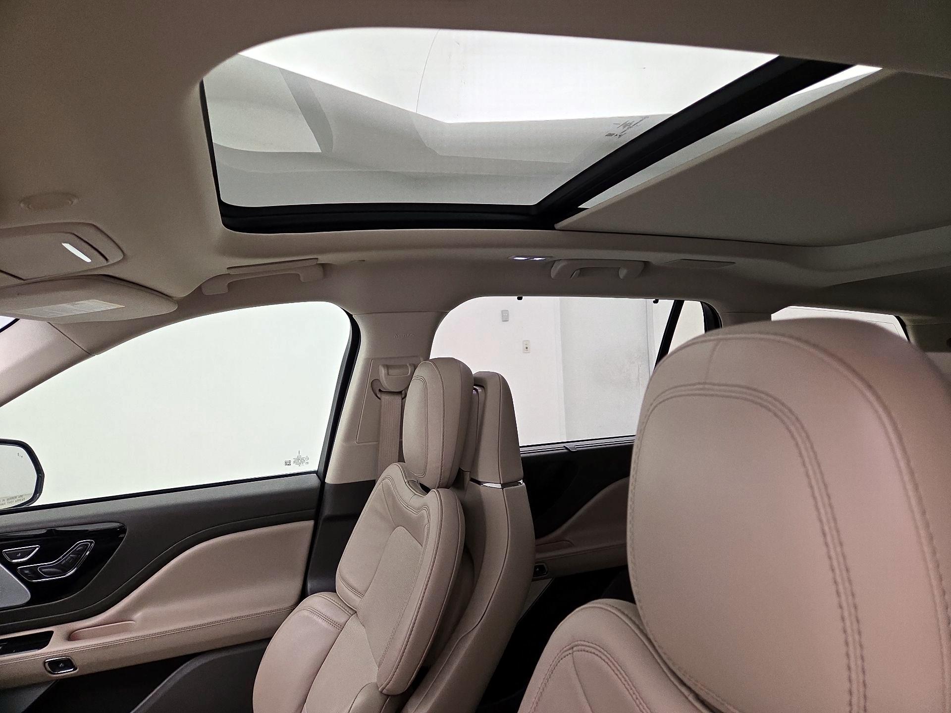Thumbnail: 2020 Lincoln Aviator - 19