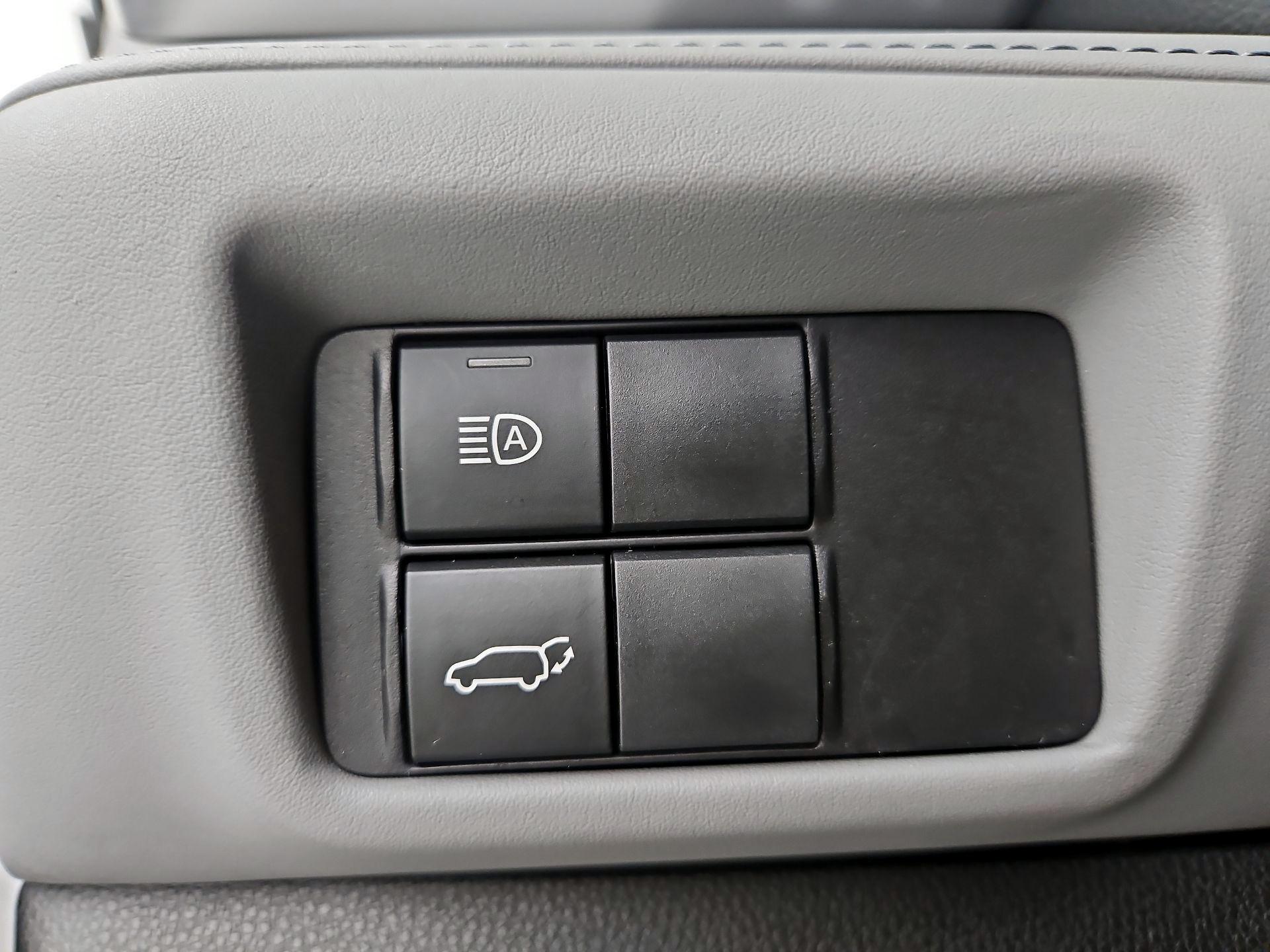 Thumbnail: 2022 Toyota Highlander - 13