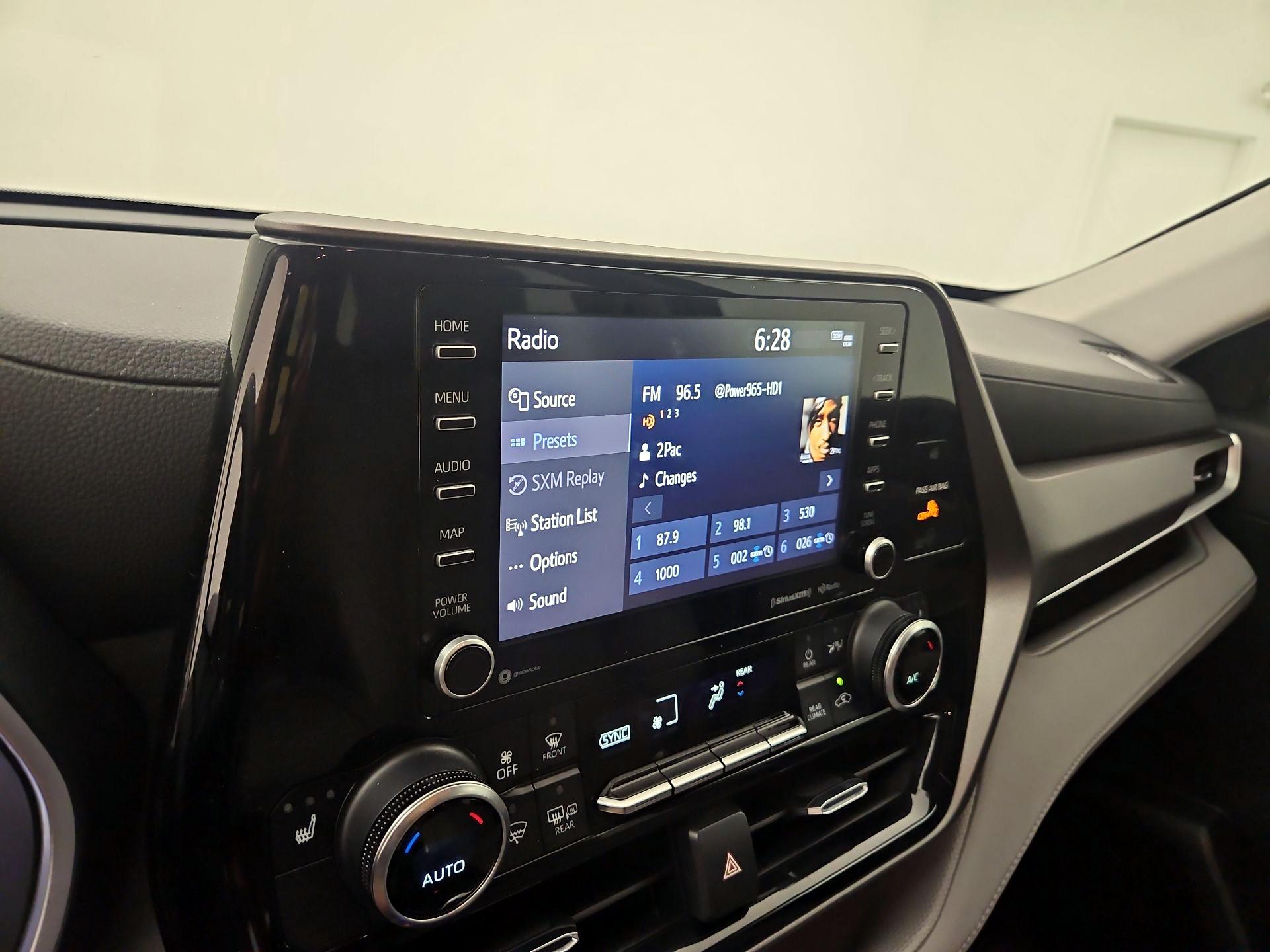 Thumbnail: 2022 Toyota Highlander - 15