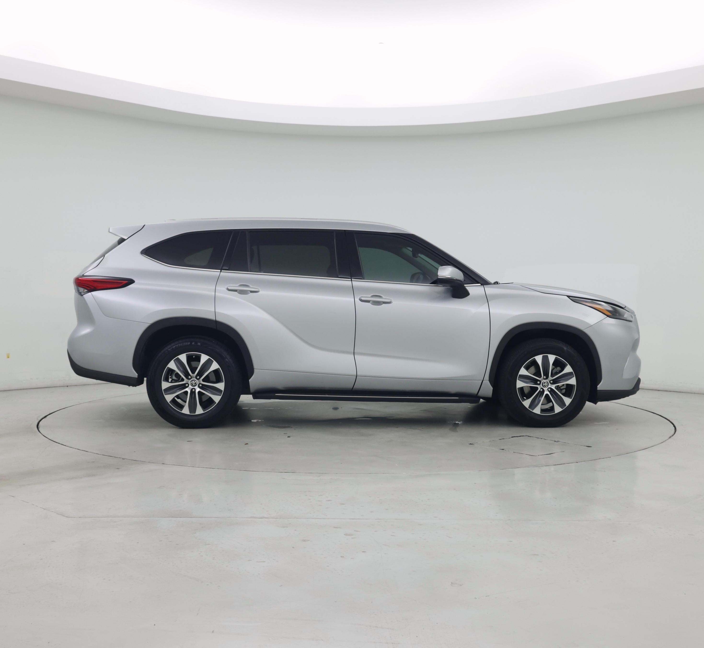 Thumbnail: 2022 Toyota Highlander - 7