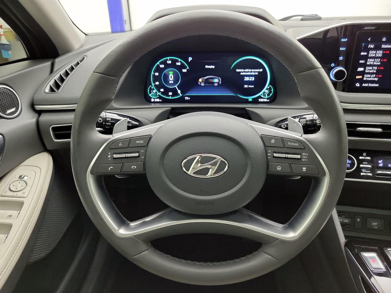 2023 Hyundai Sonata Hybrid Limited - Photo 11