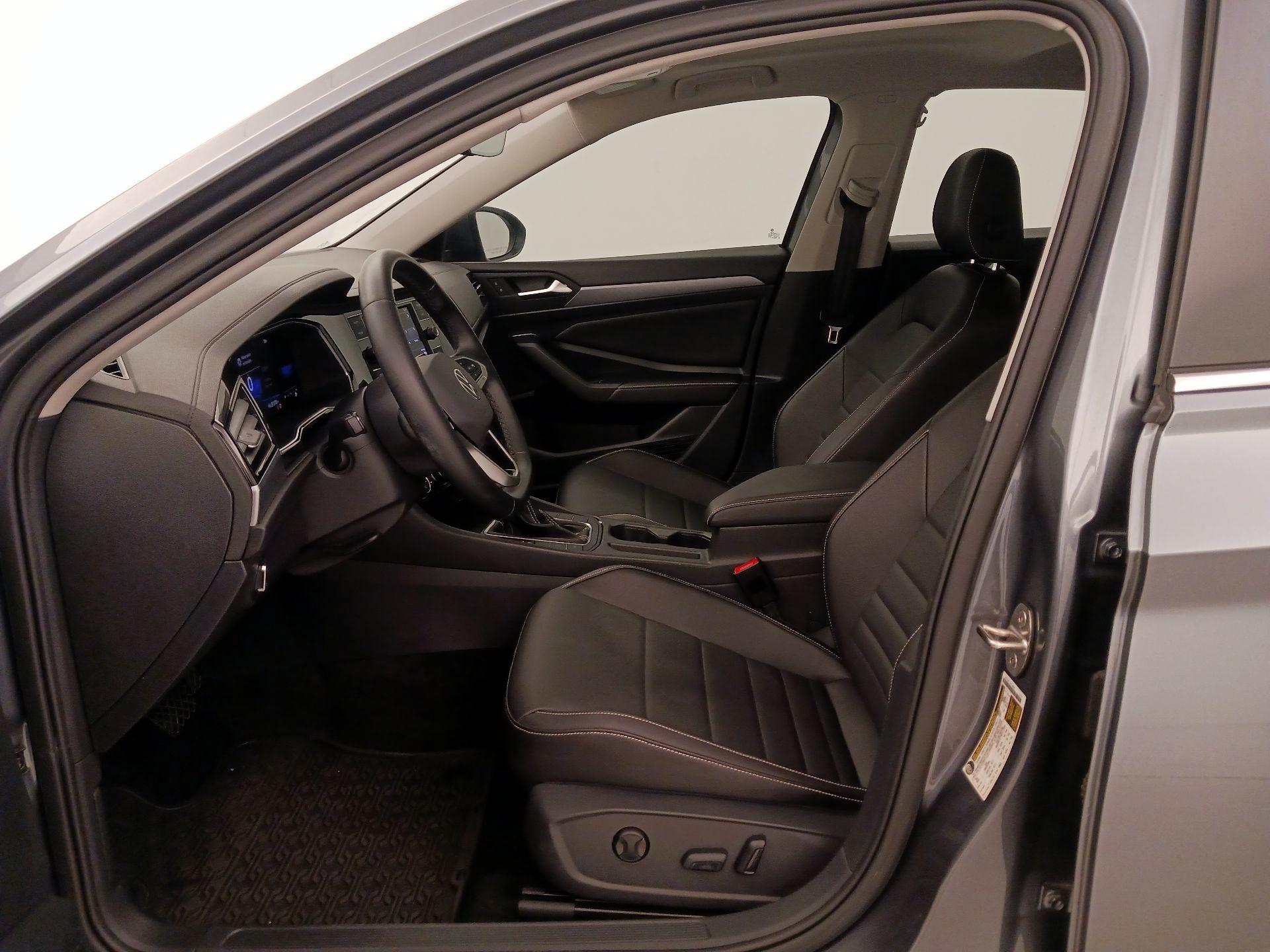 Thumbnail: 2023 Volkswagen Jetta - 11