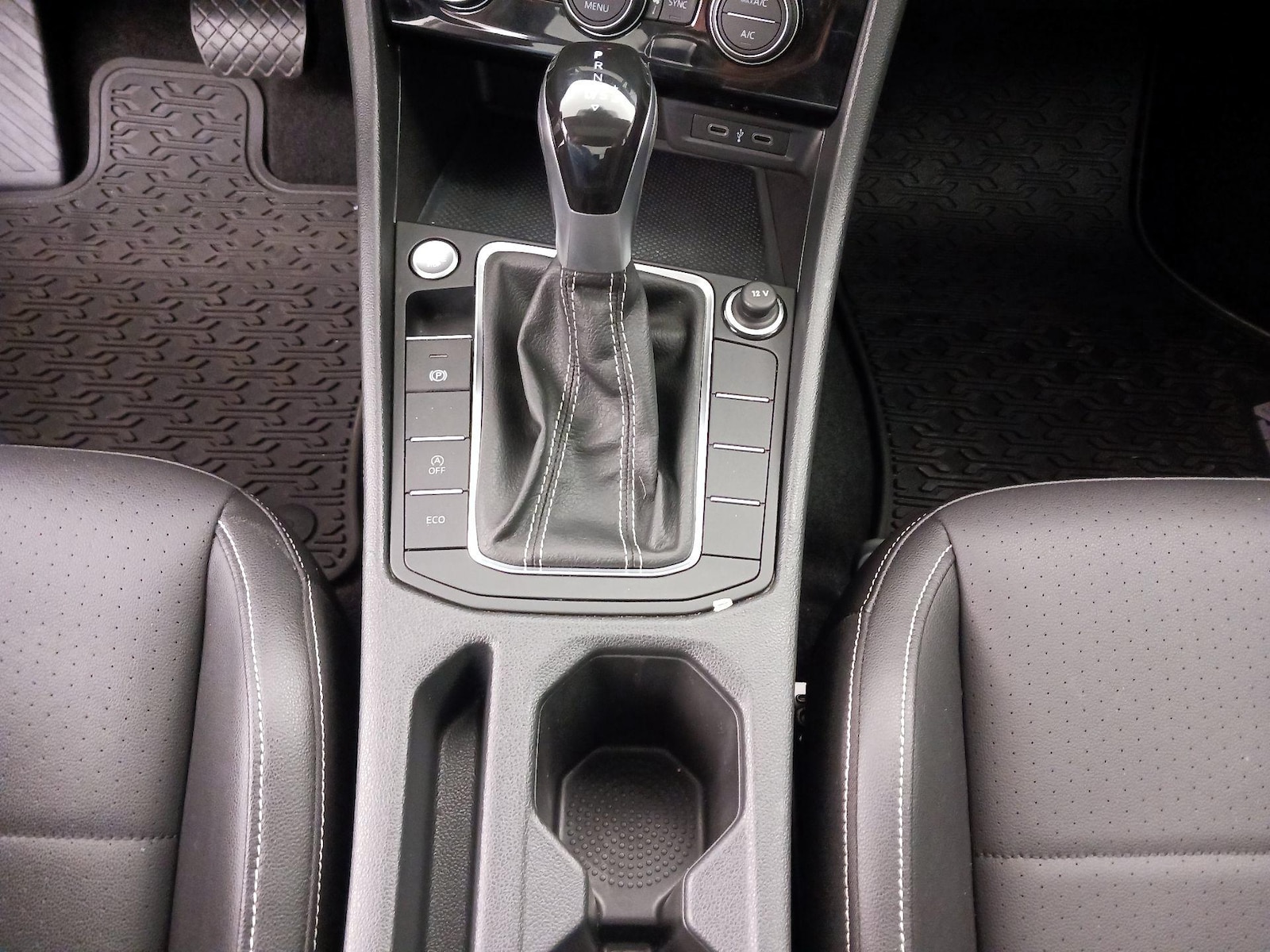 2023 Volkswagen Jetta SE - Photo 18