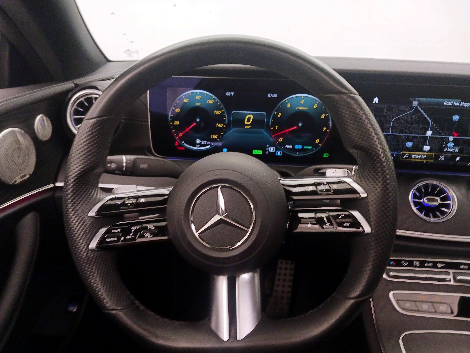Thumbnail: 2022 Mercedes-Benz E-Class - 10