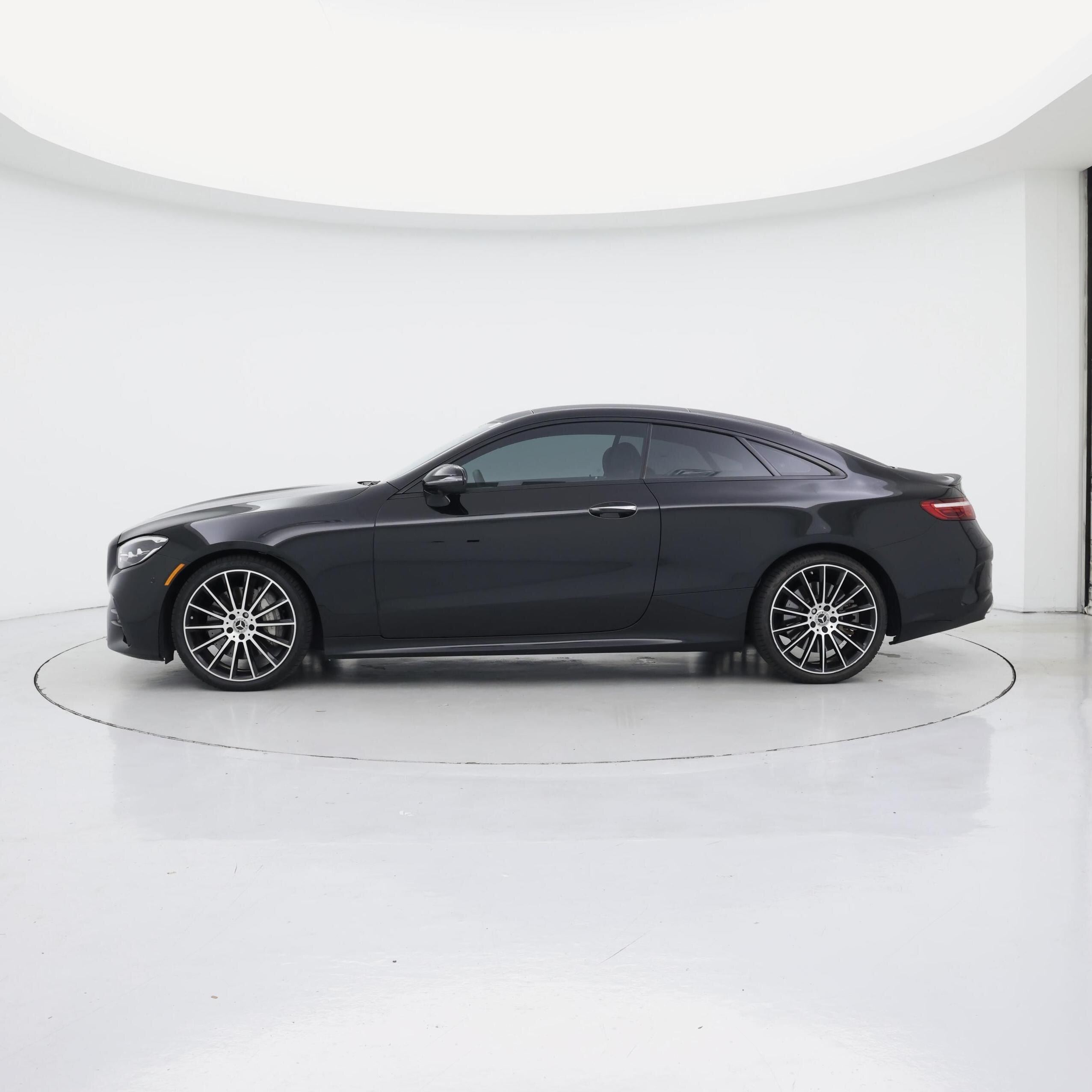 Thumbnail: 2022 Mercedes-Benz E-Class - 3