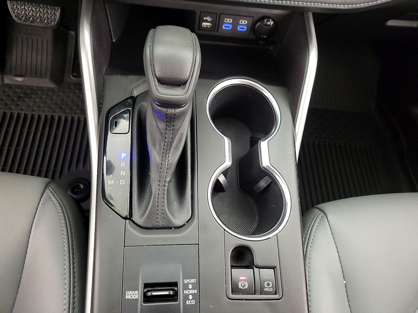 2022 Toyota Highlander L - Photo 18