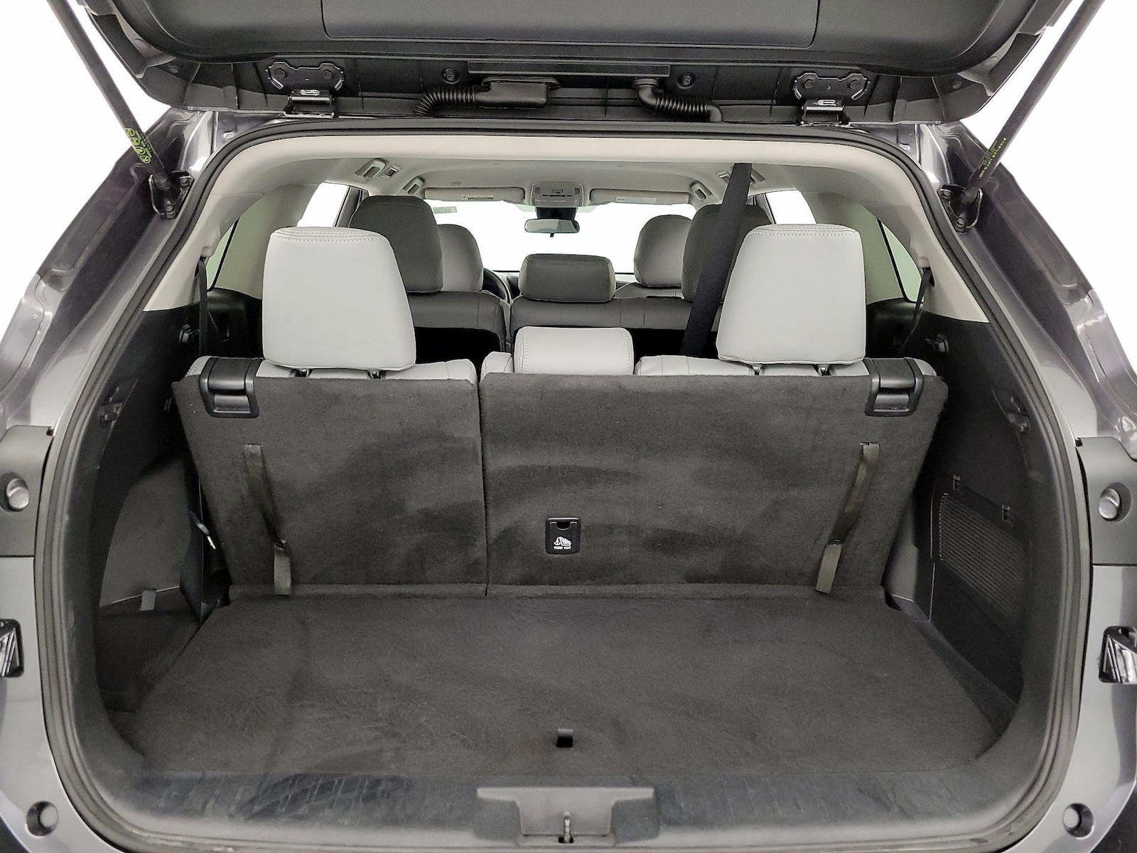 2022 Toyota Highlander L - Photo 21