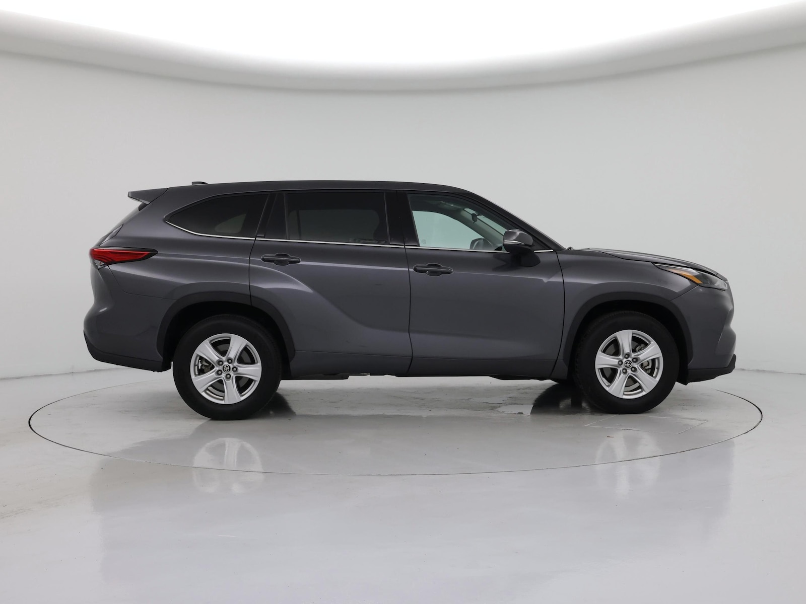 2022 Toyota Highlander L - Photo 8