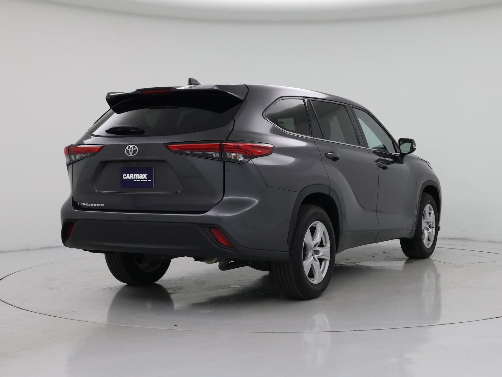 2022 Toyota Highlander L - Photo 9